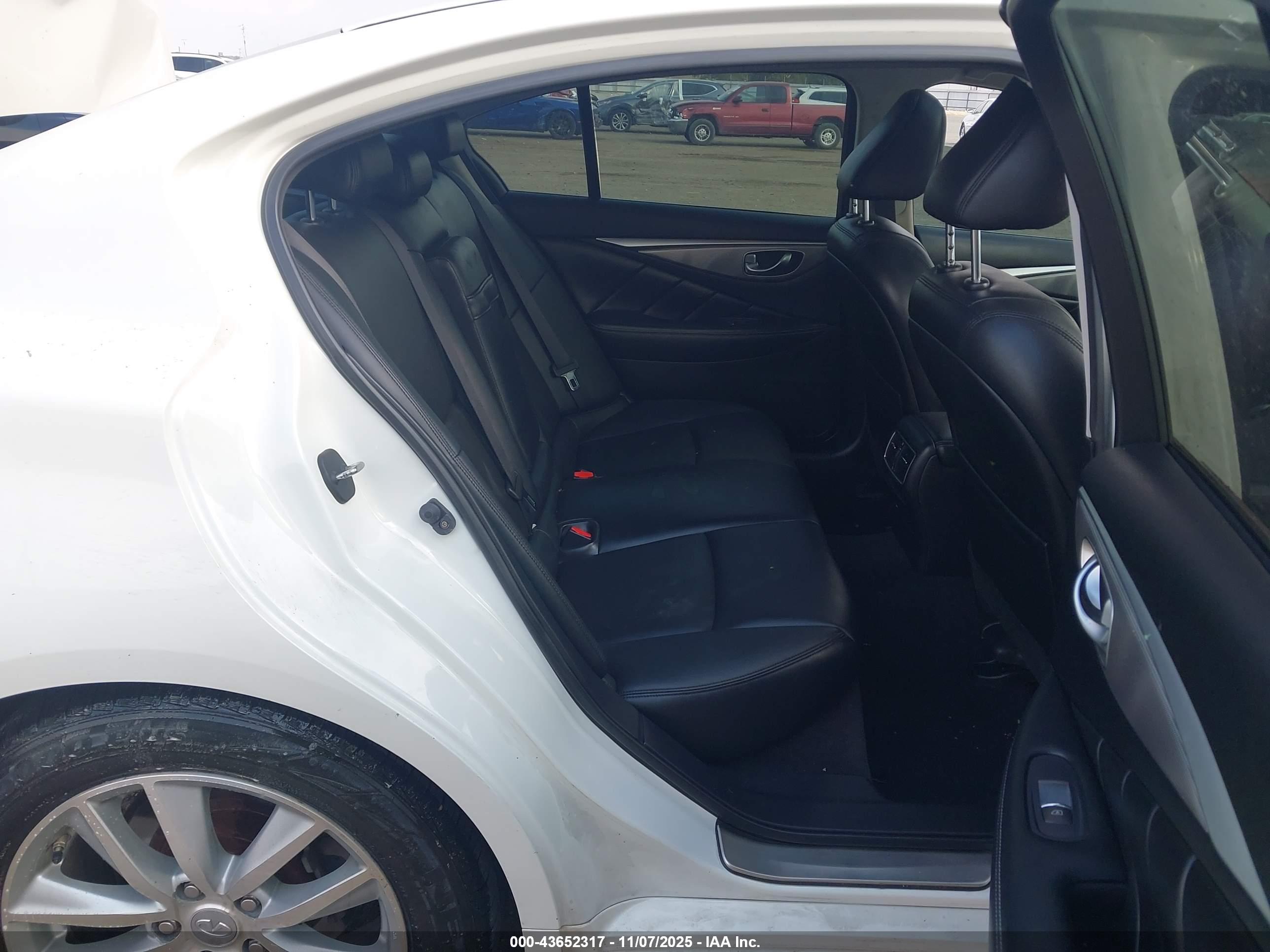 INFINITI Q50 image 8