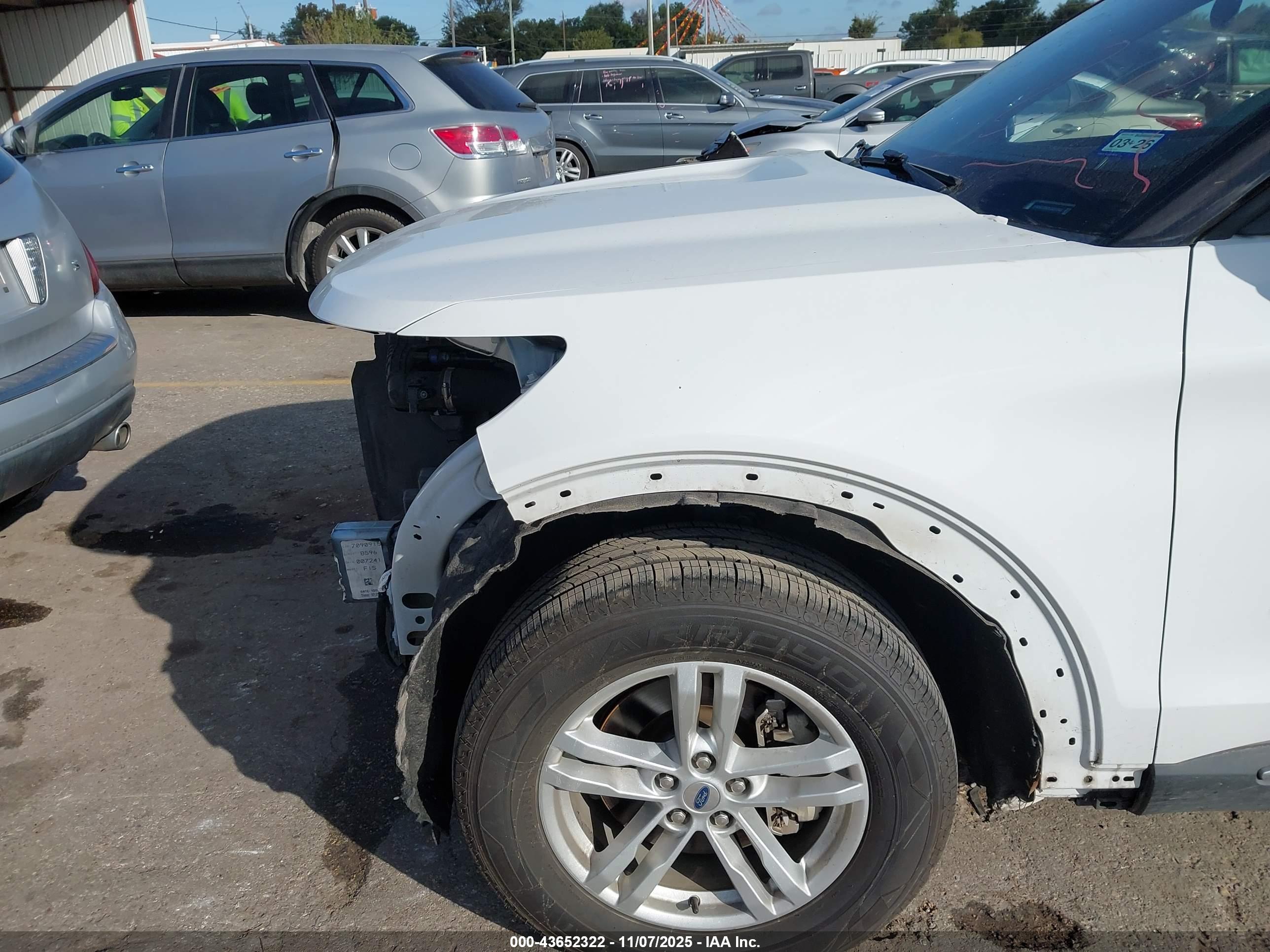 FORD EXPLORER image 6