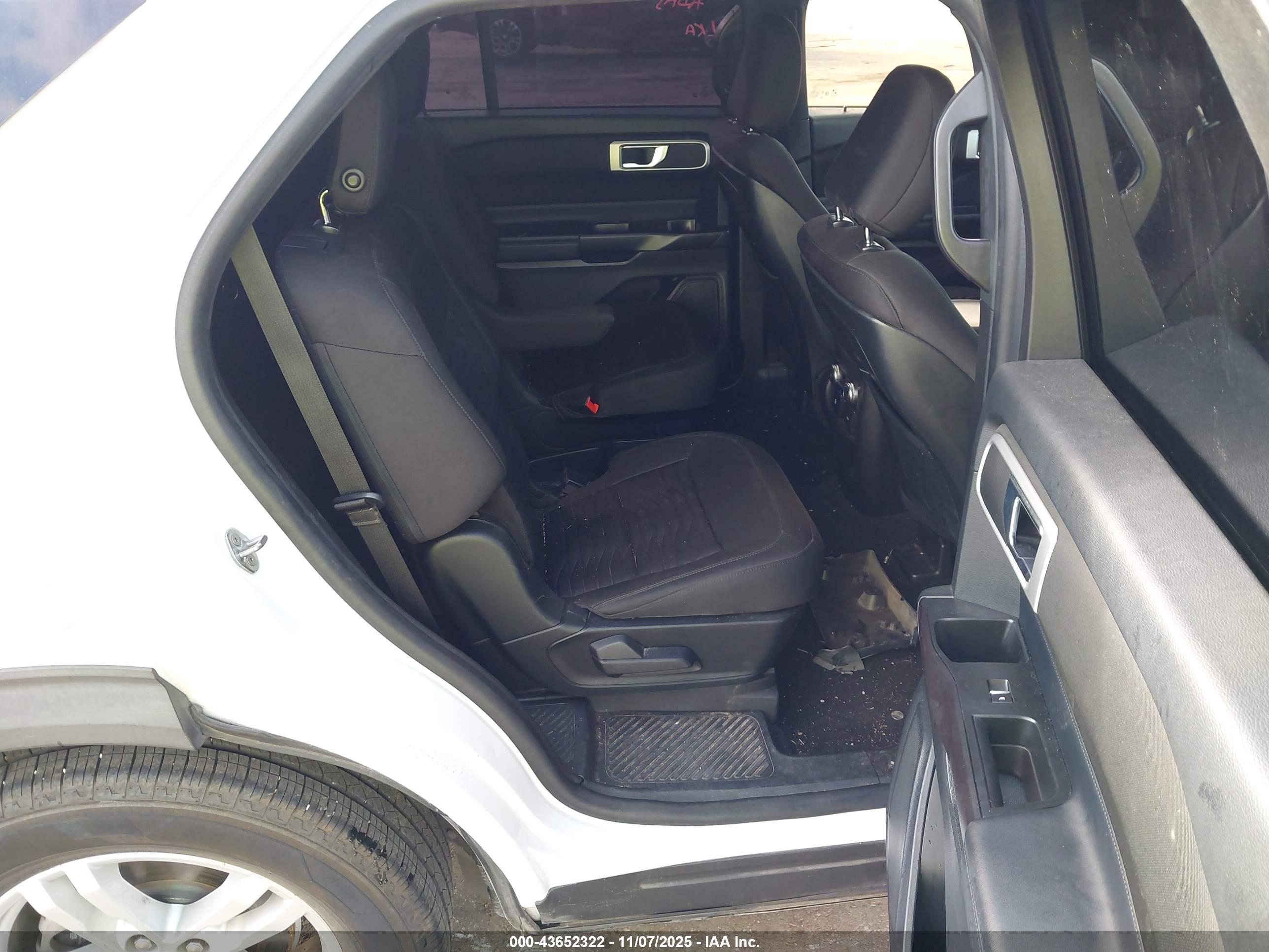 FORD EXPLORER image 8