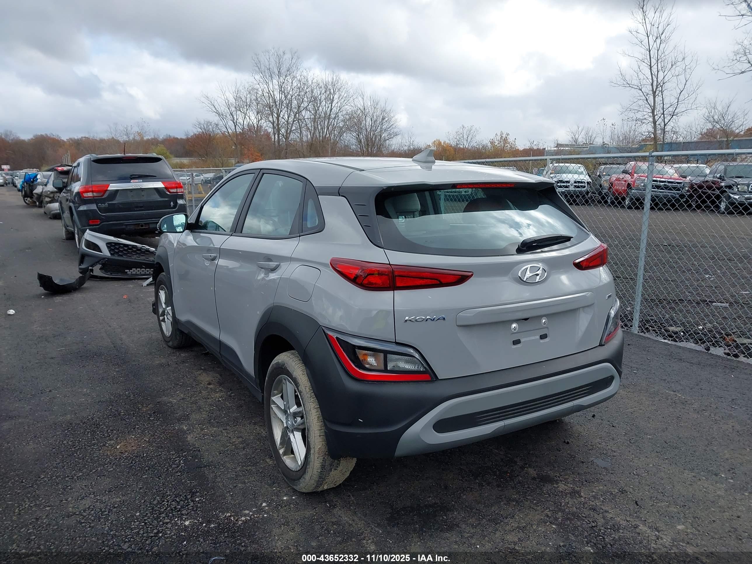 HYUNDAI KONA image 3