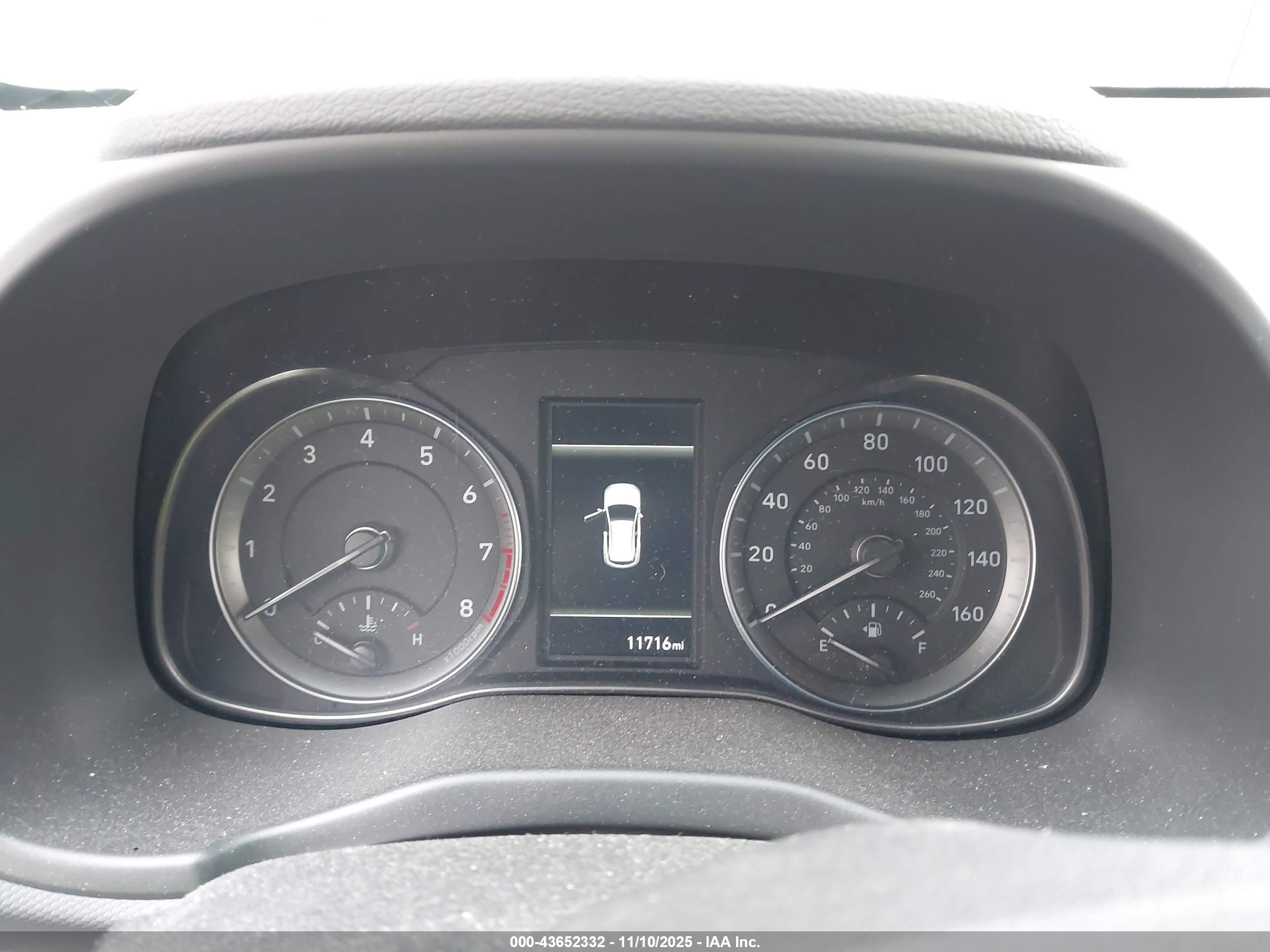 HYUNDAI KONA image 7