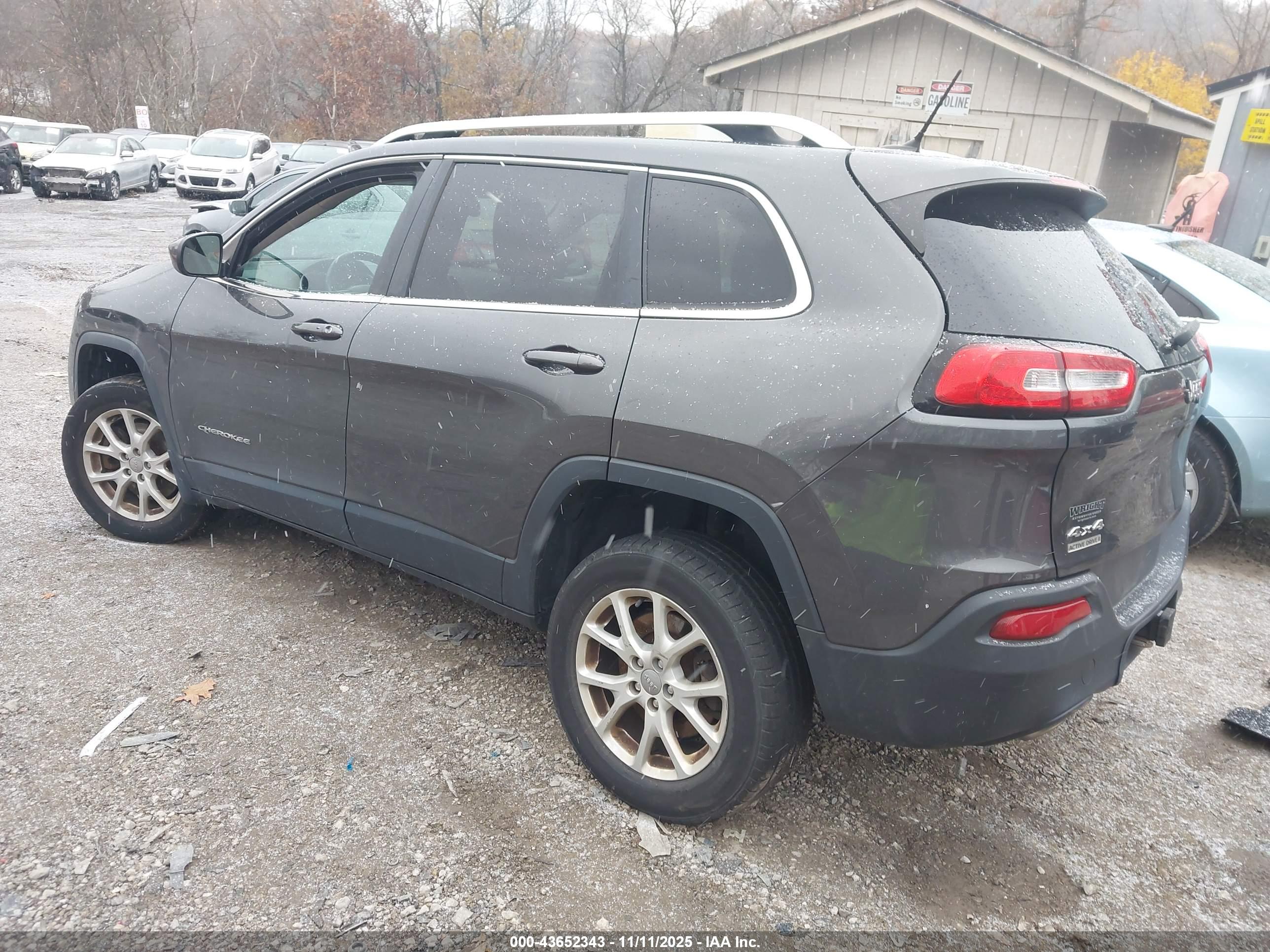 JEEP CHEROKEE image 3