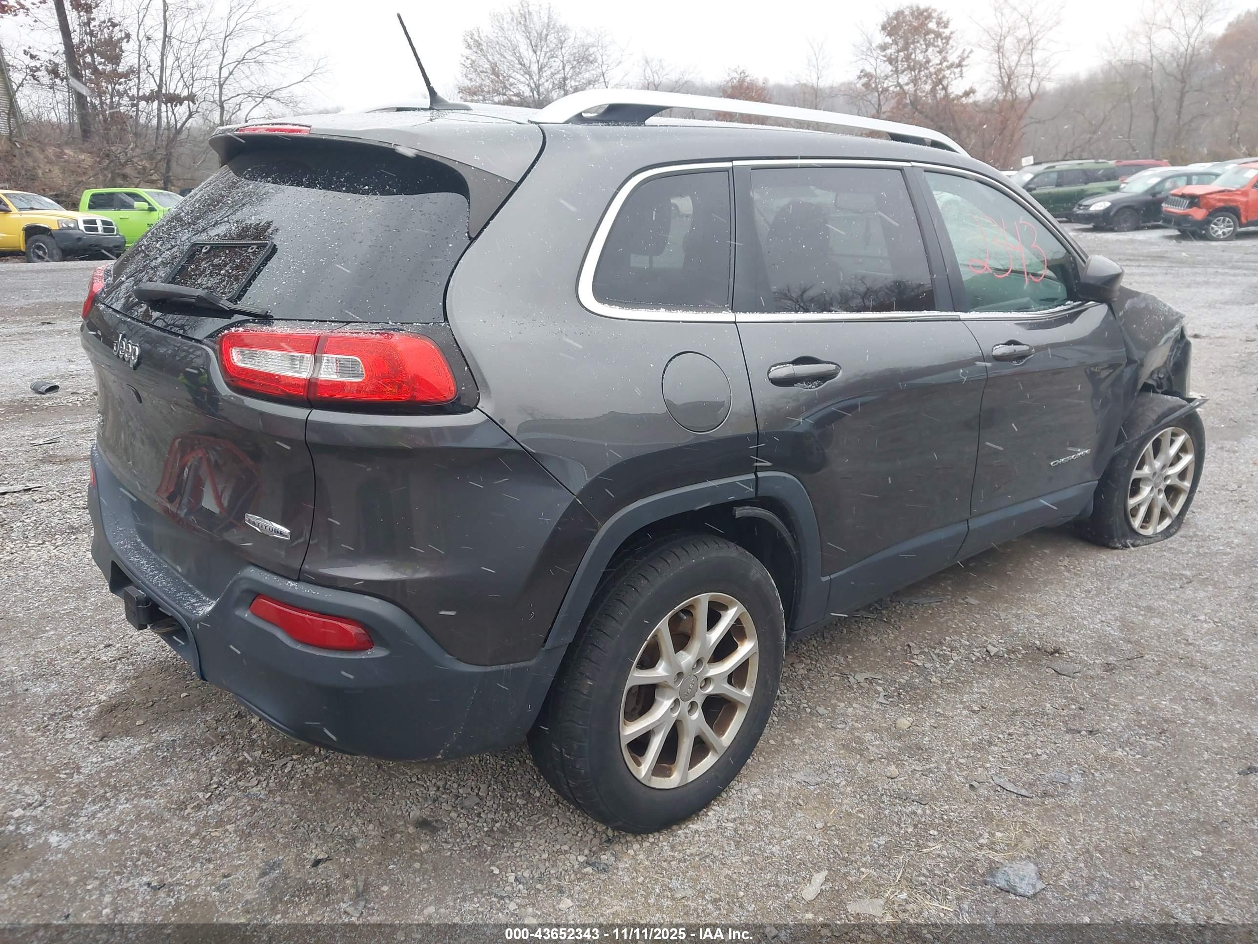 JEEP CHEROKEE image 4