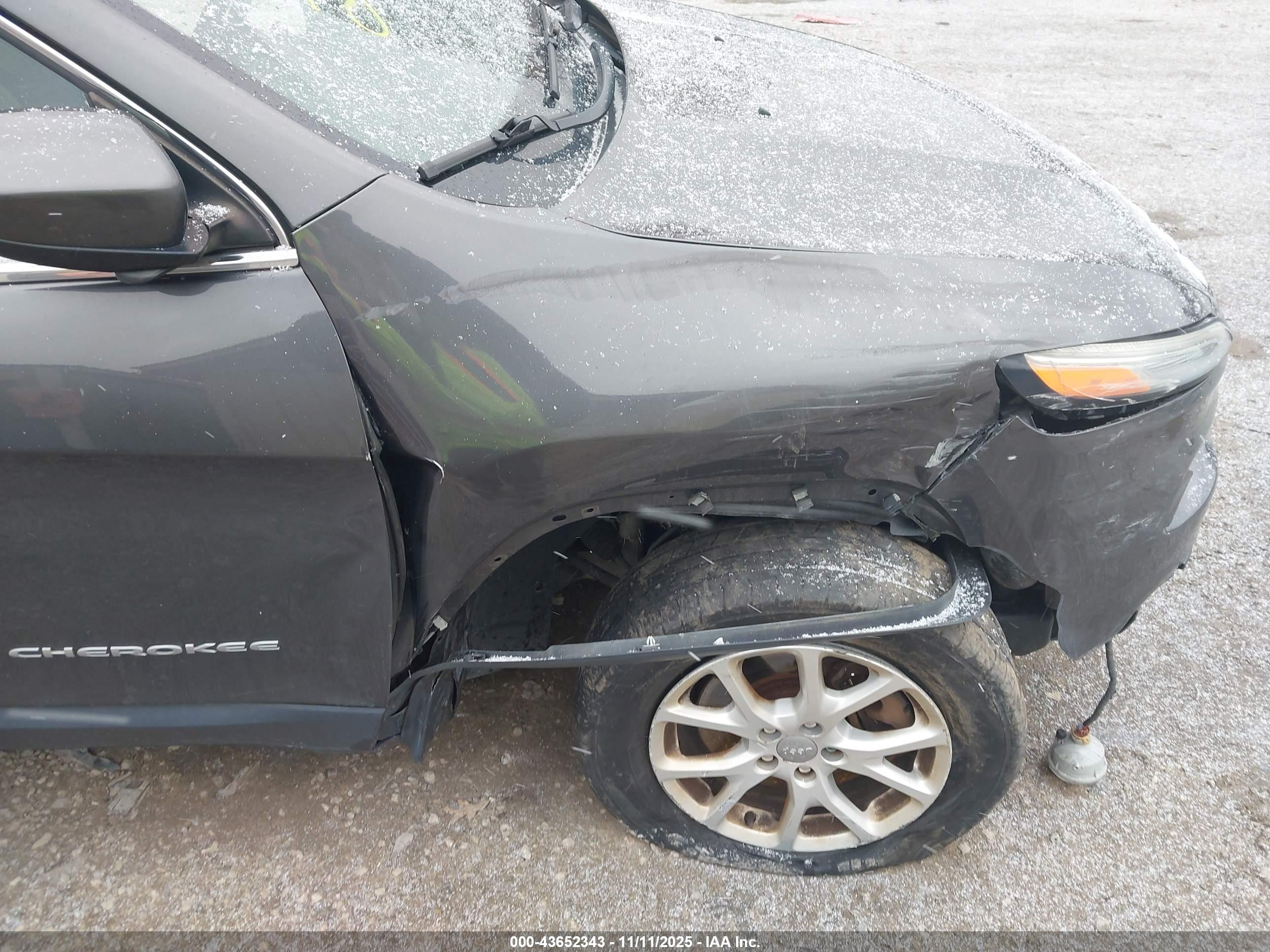 JEEP CHEROKEE image 6