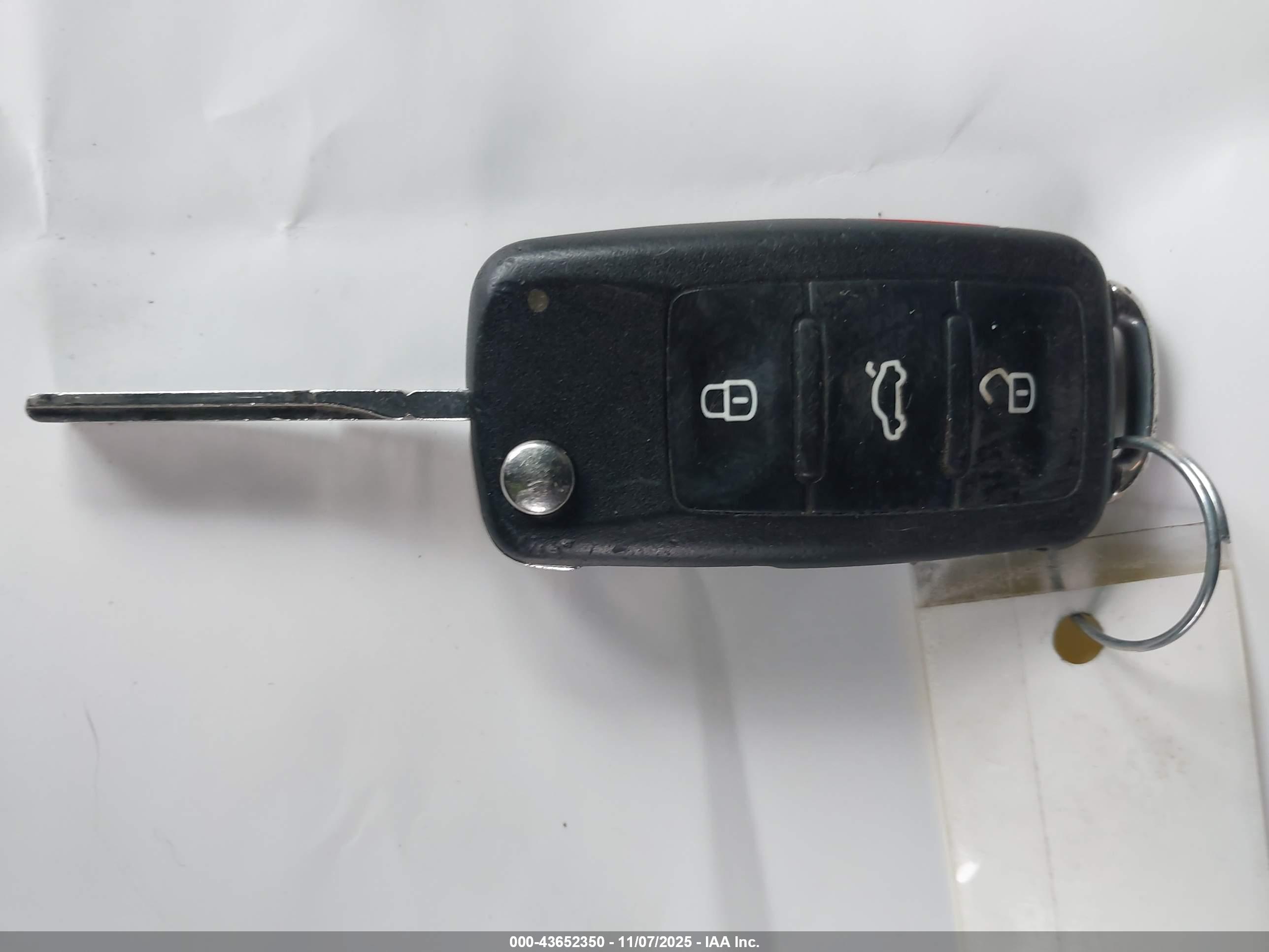 VOLKSWAGEN JETTA image 11