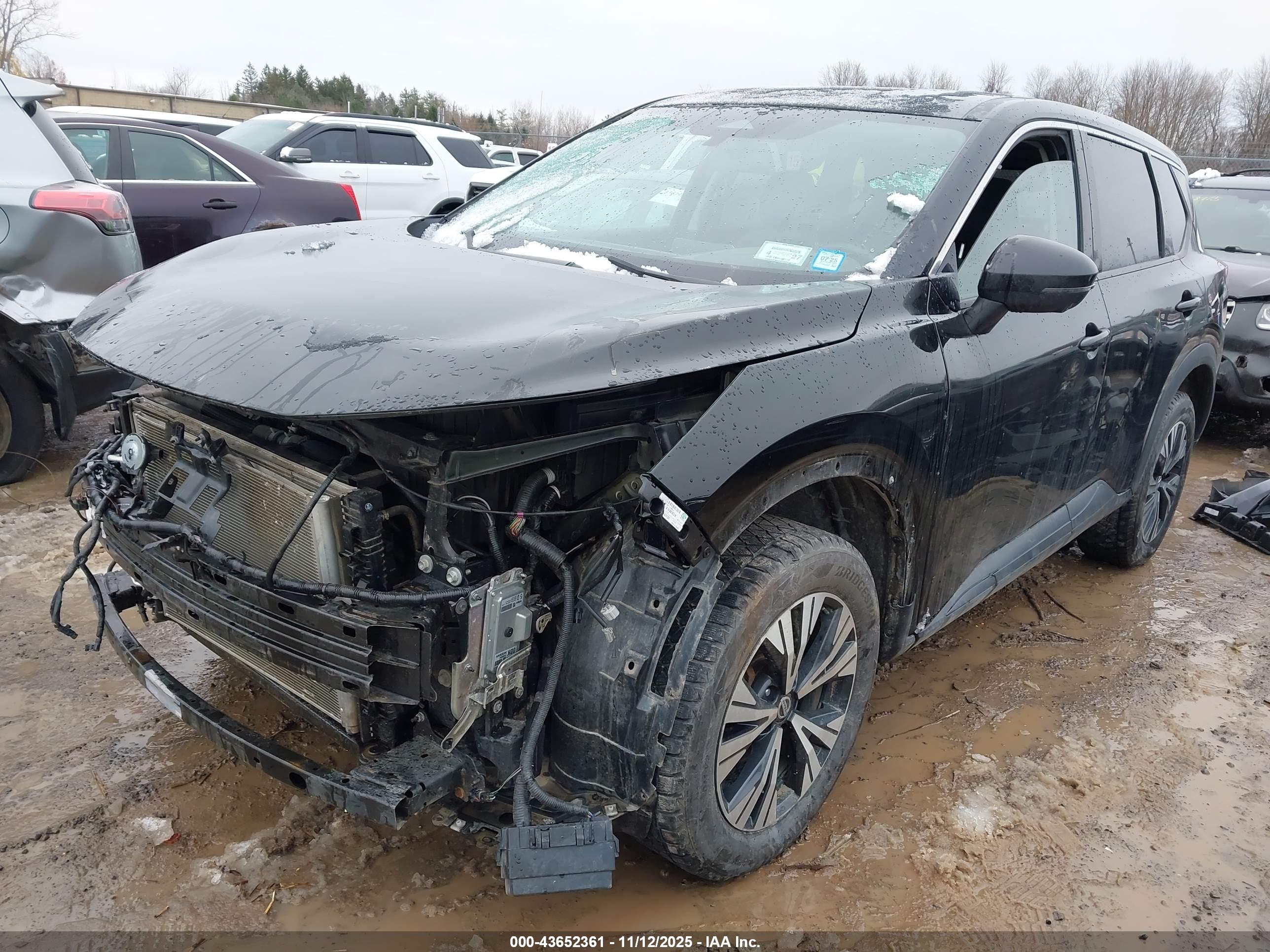 NISSAN ROGUE image 2