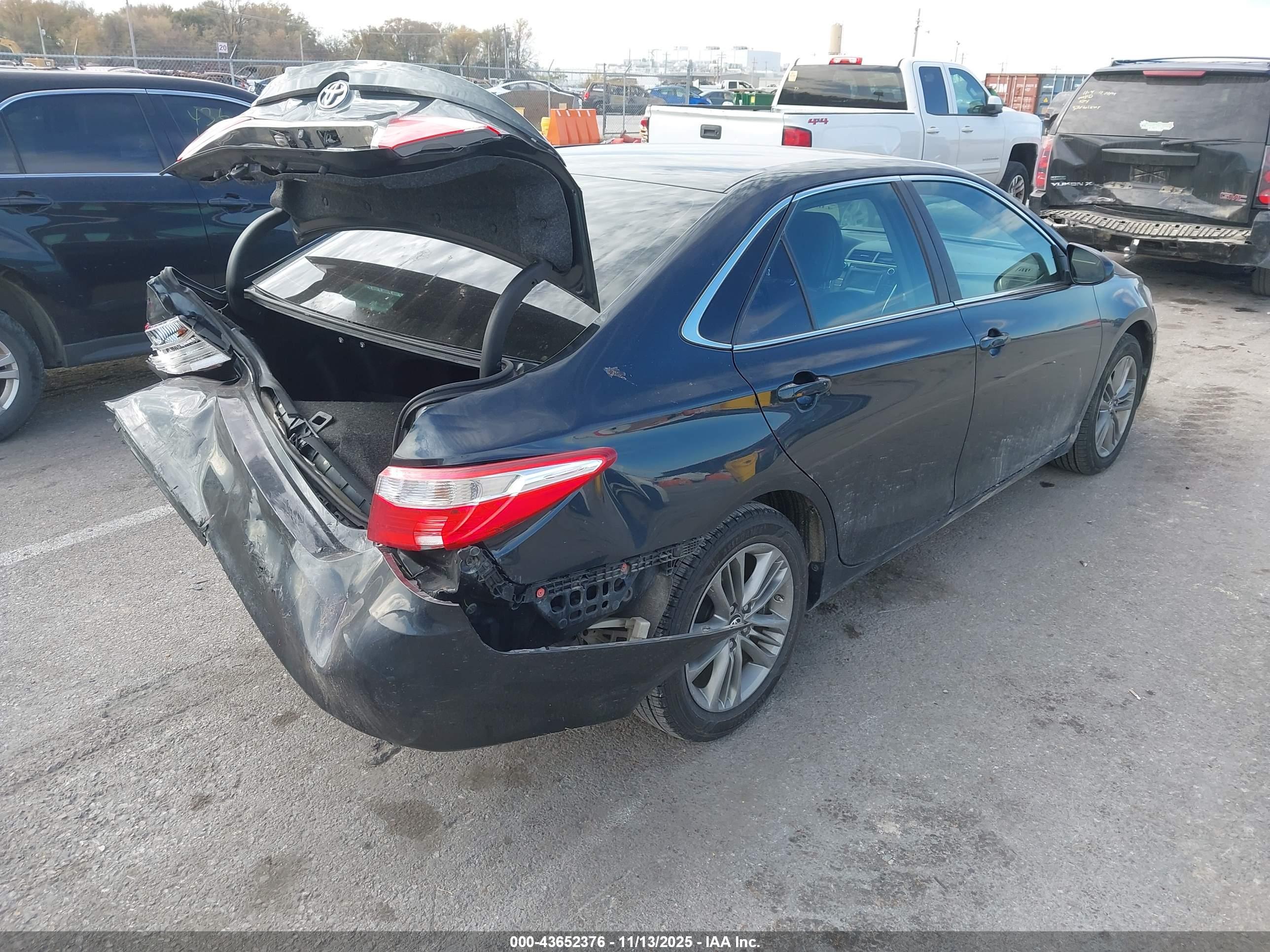 TOYOTA CAMRY image 4