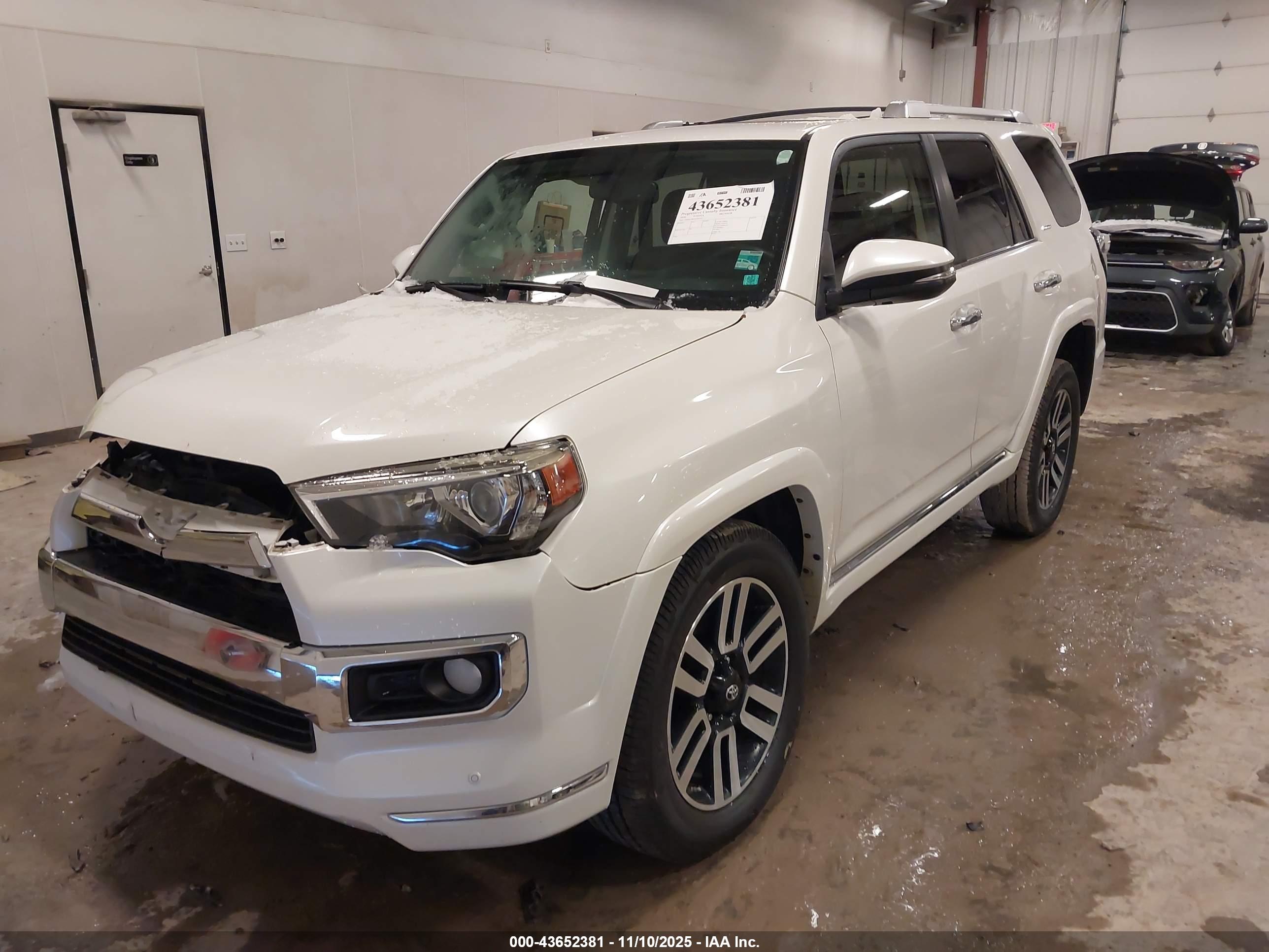 TOYOTA 4RUNNER image 2