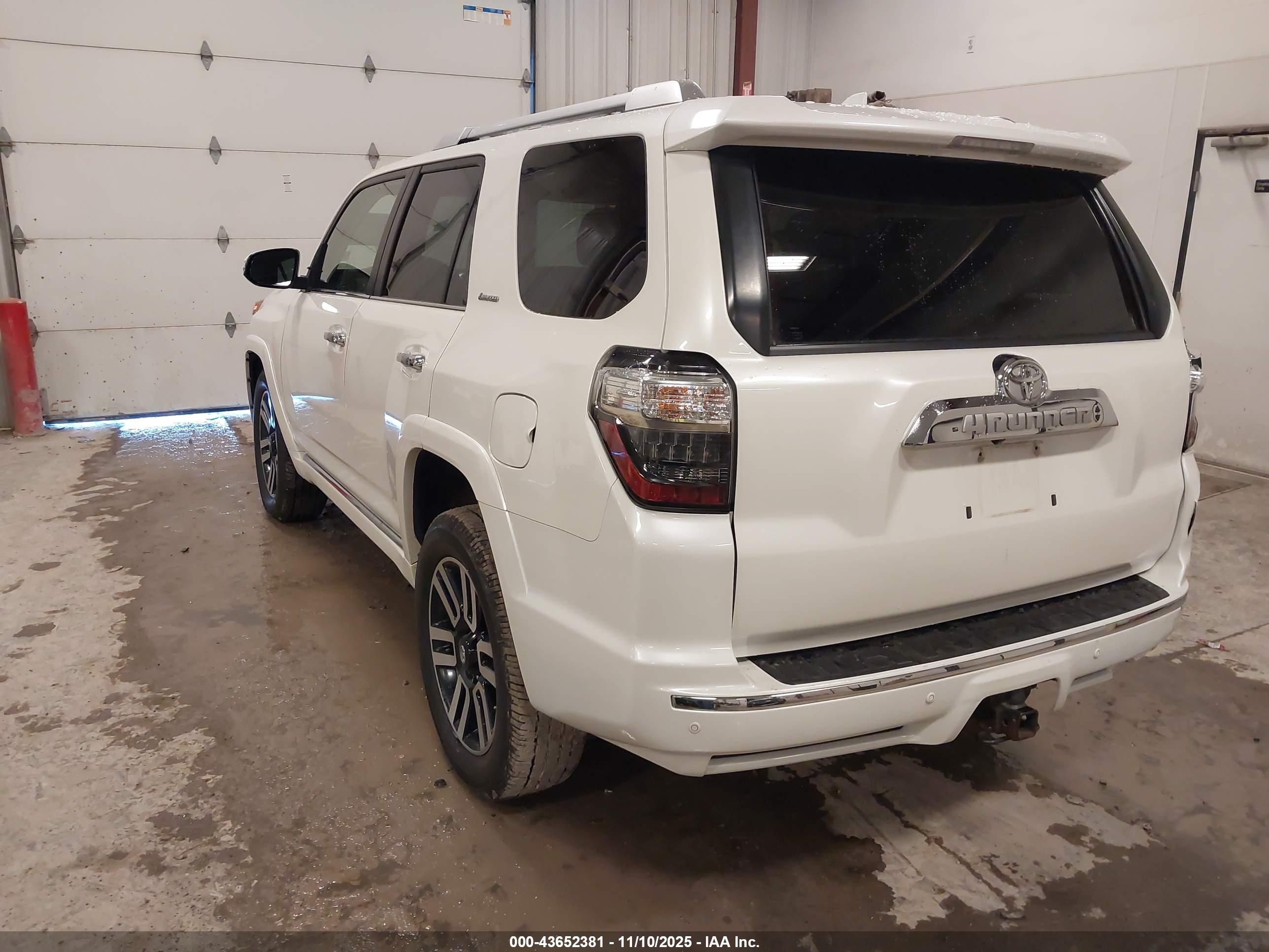 TOYOTA 4RUNNER image 3