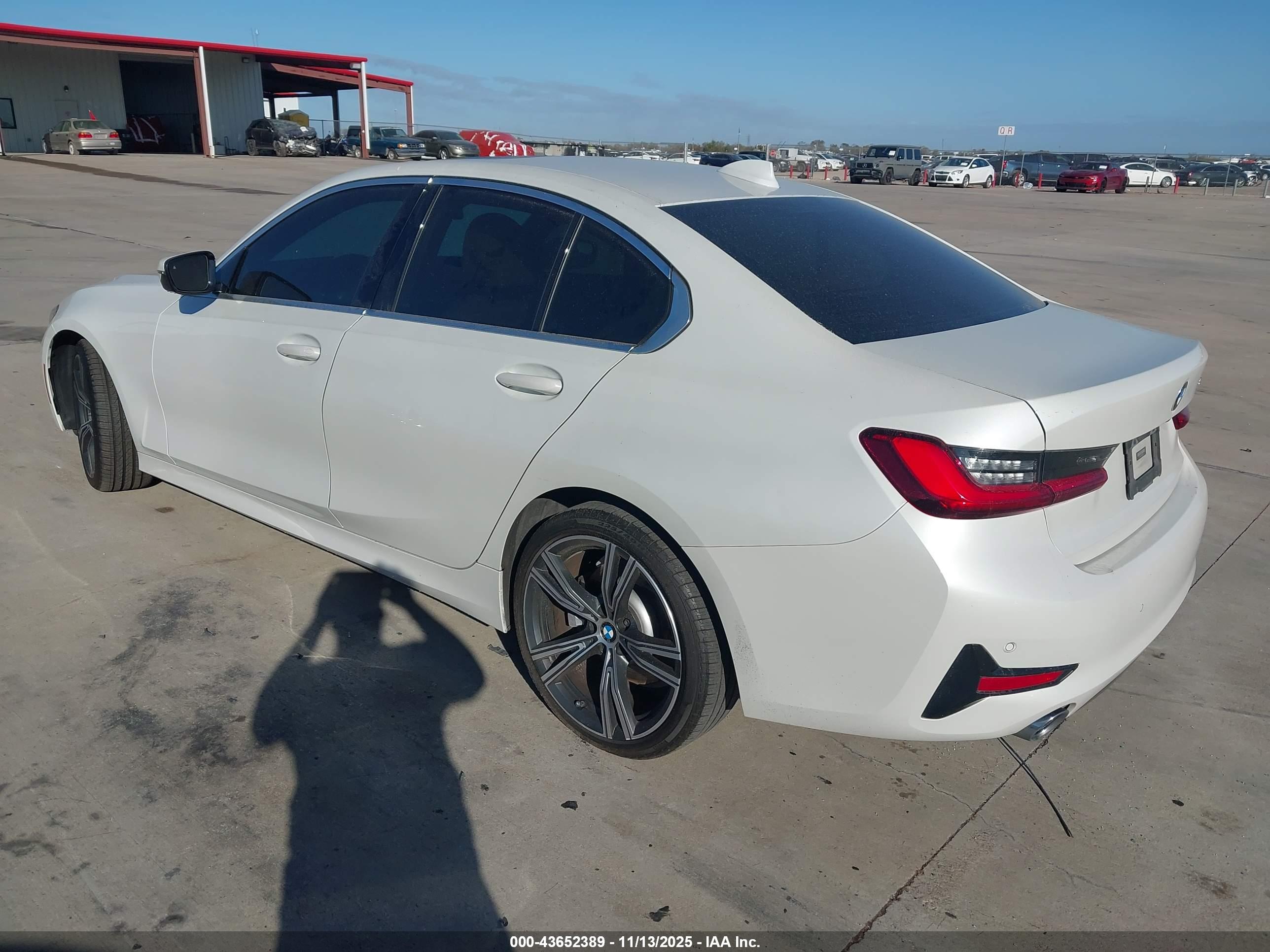 BMW 330I image 3