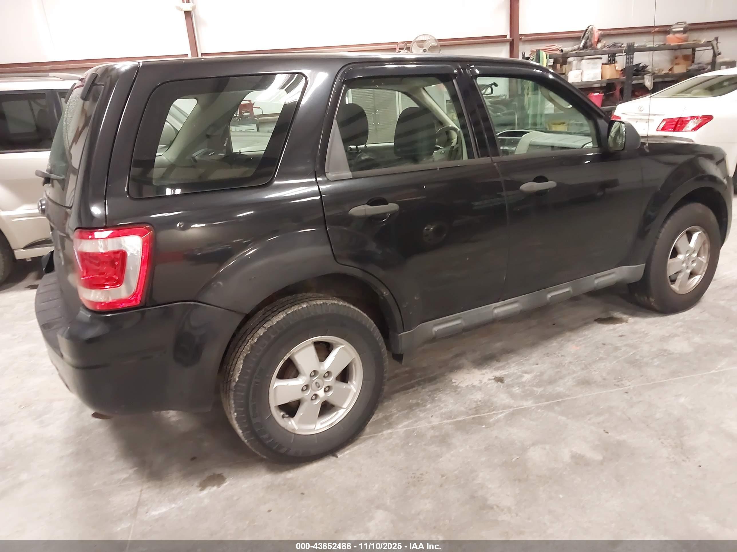 FORD ESCAPE image 4