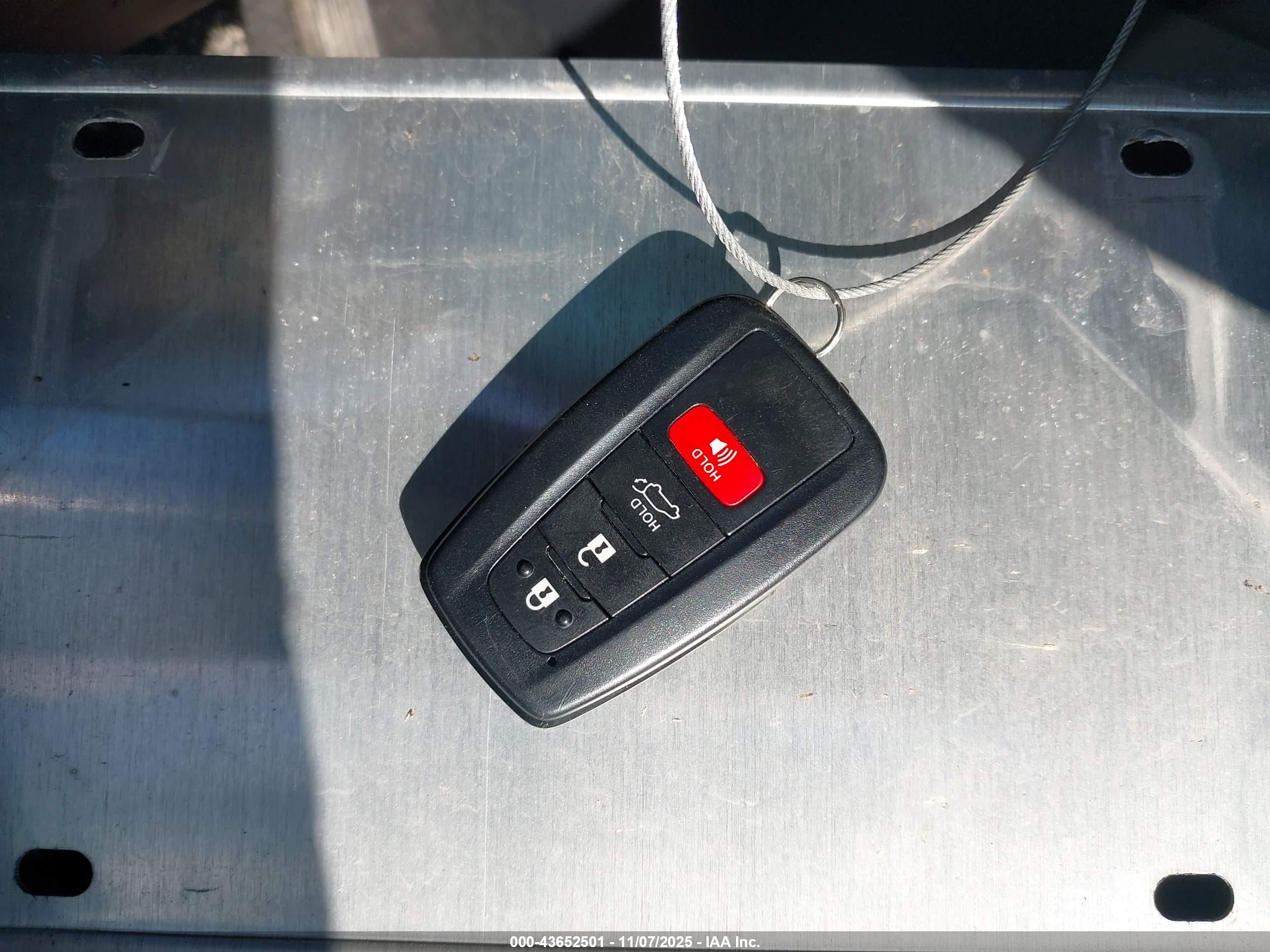 TOYOTA RAV4 image 11