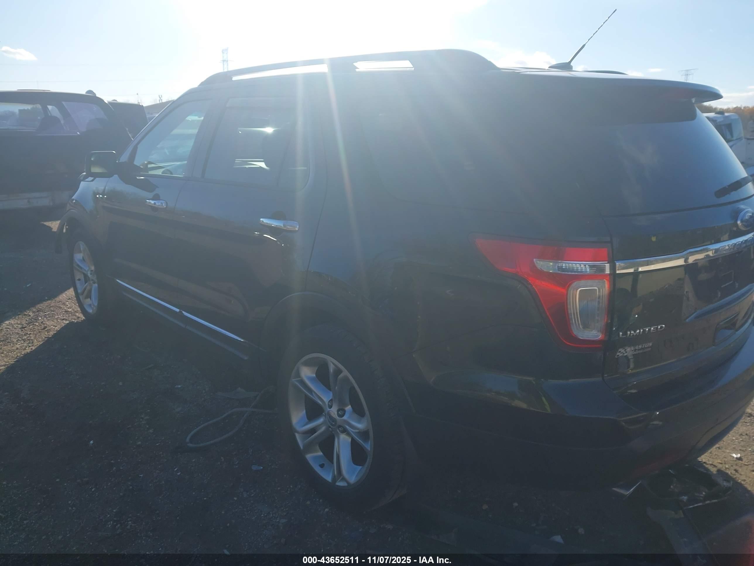 FORD EXPLORER image 3