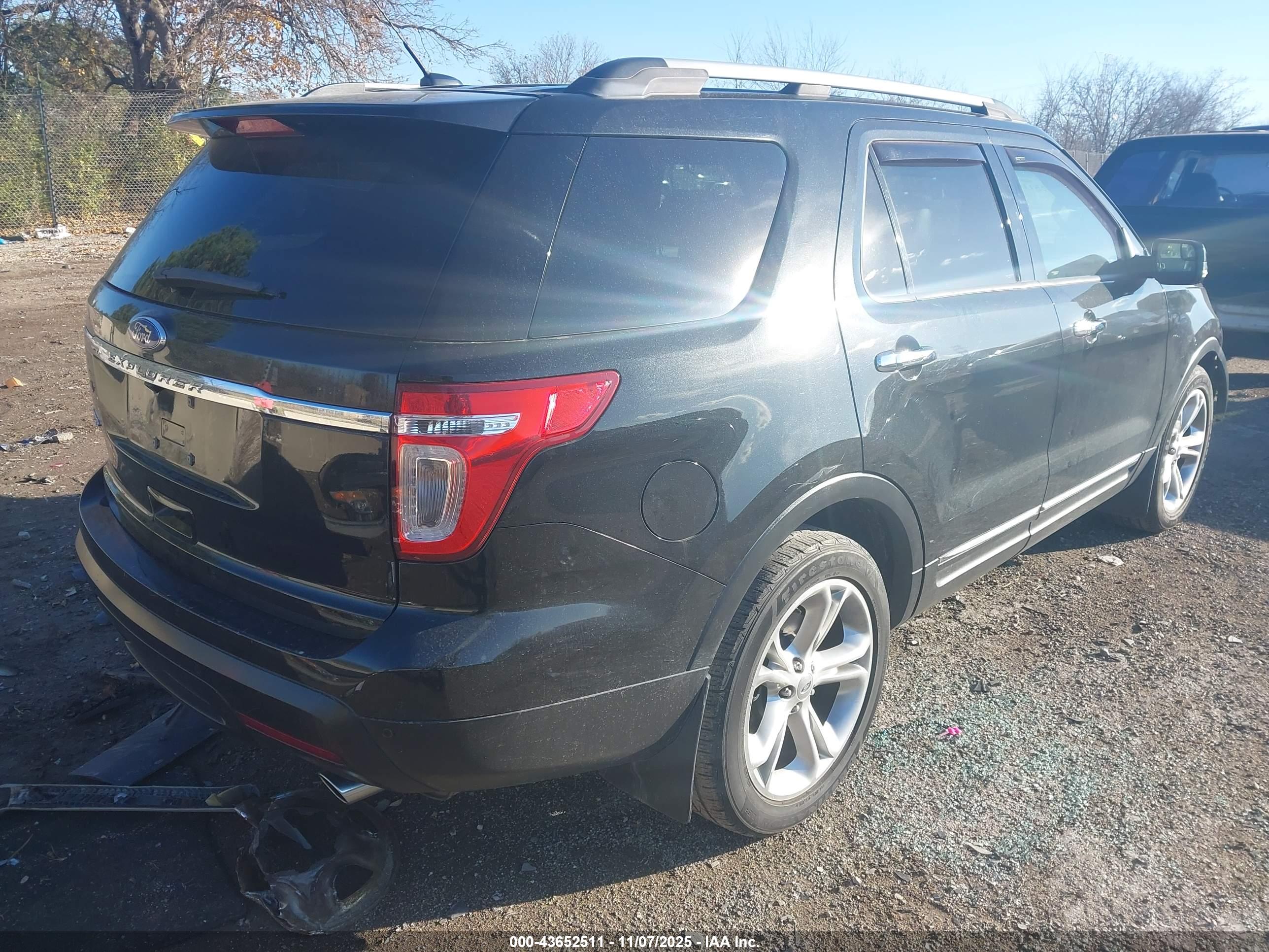 FORD EXPLORER image 4