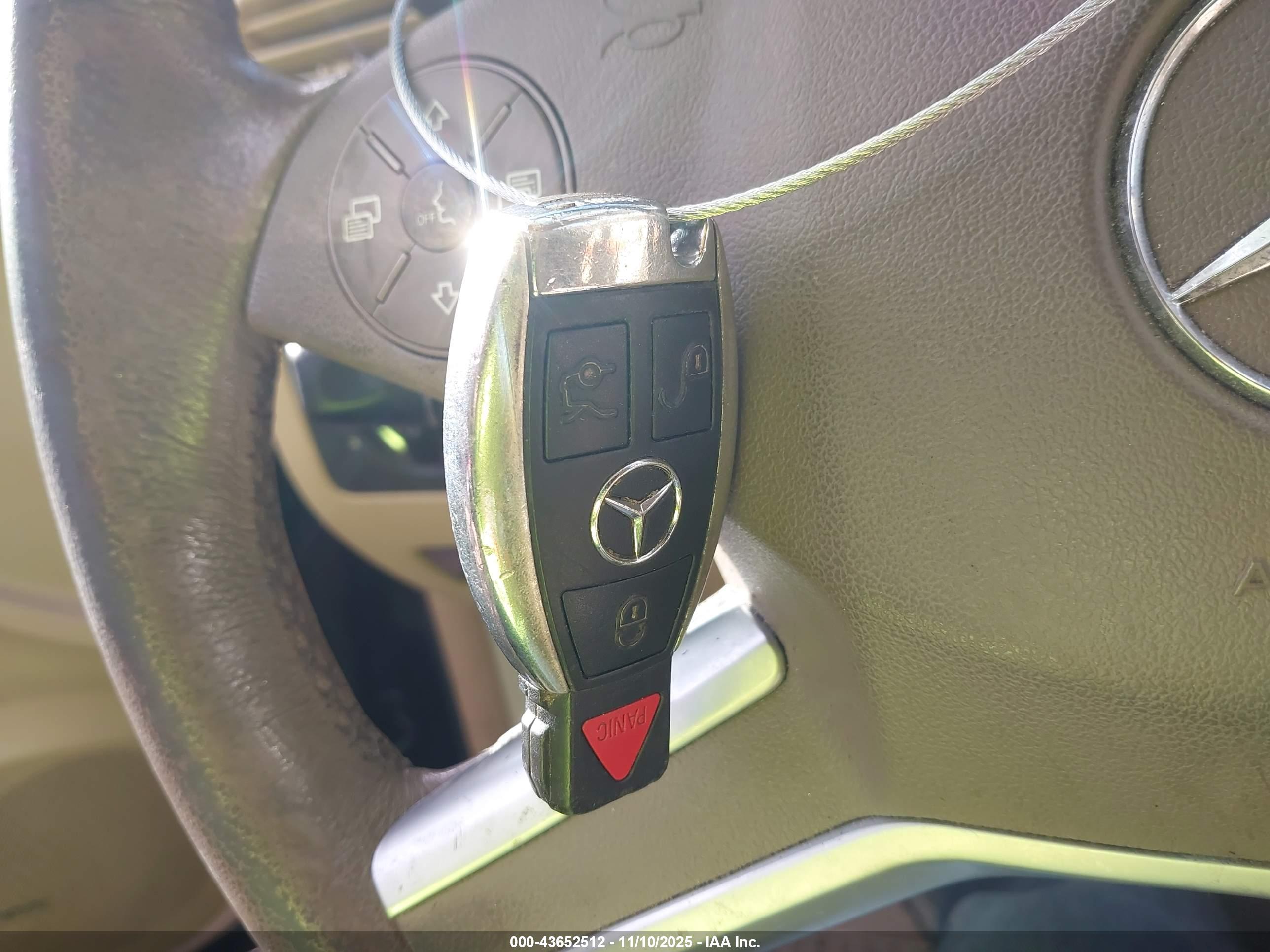 MERCEDES-BENZ R image 11