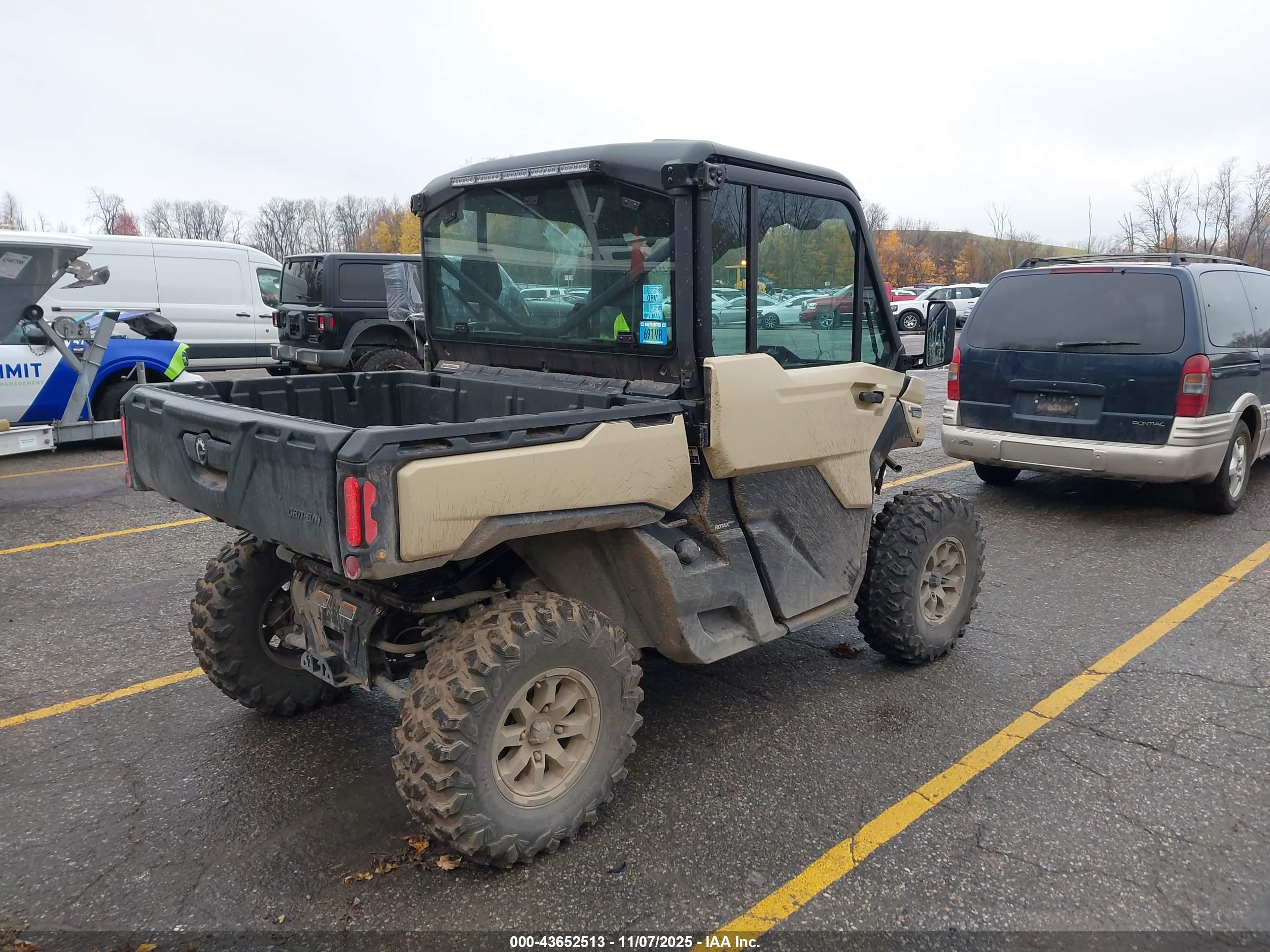 CAN-AM DEFENDER image 4