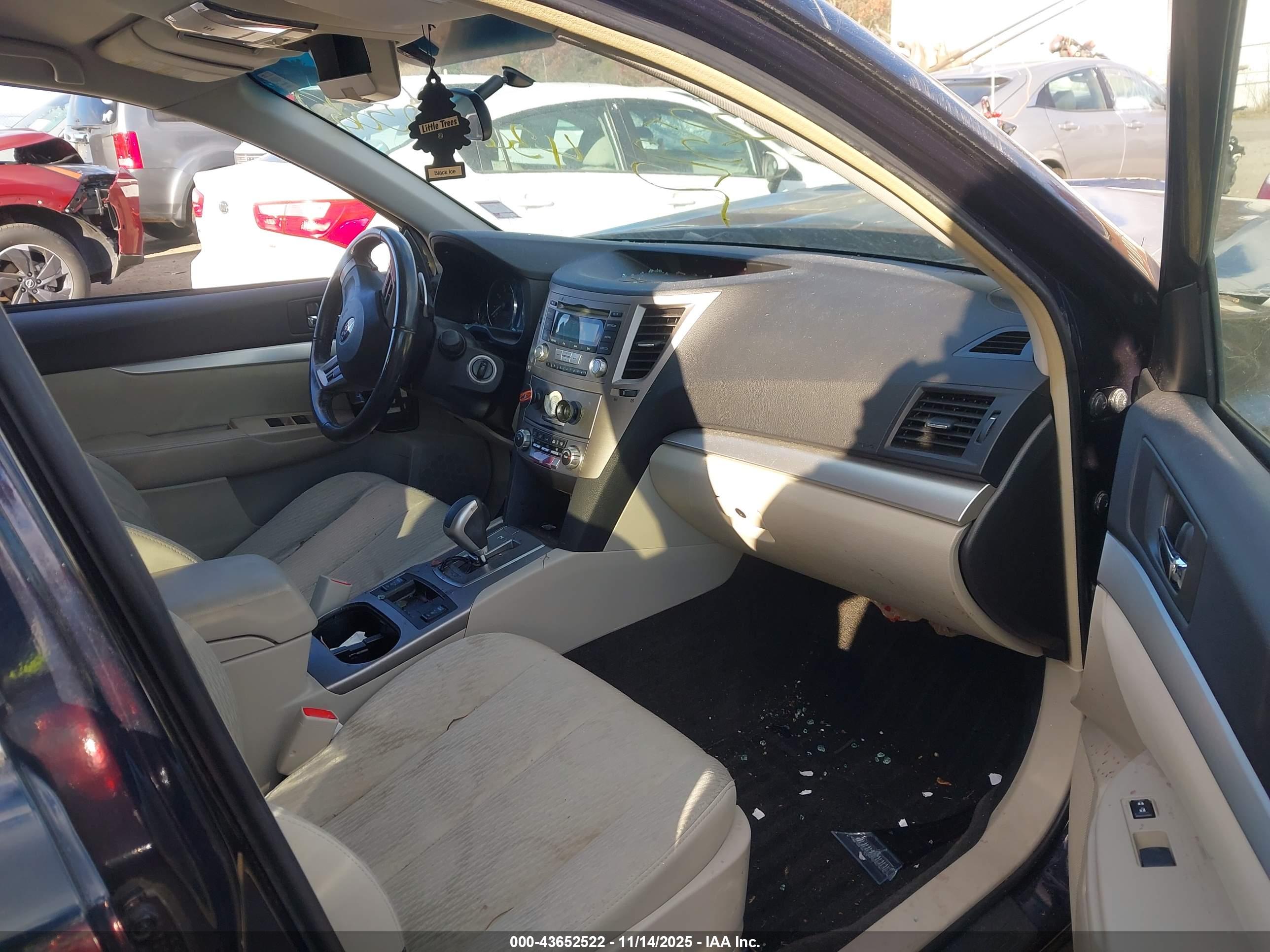 SUBARU OUTBACK image 5