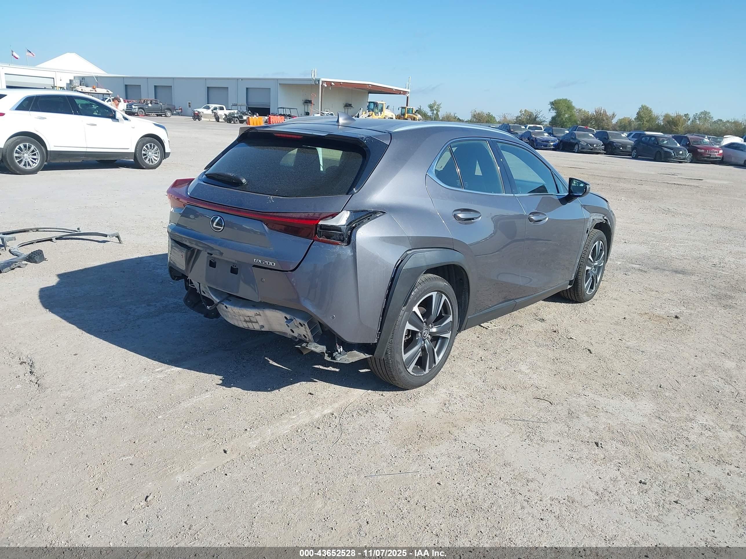 LEXUS UX image 4