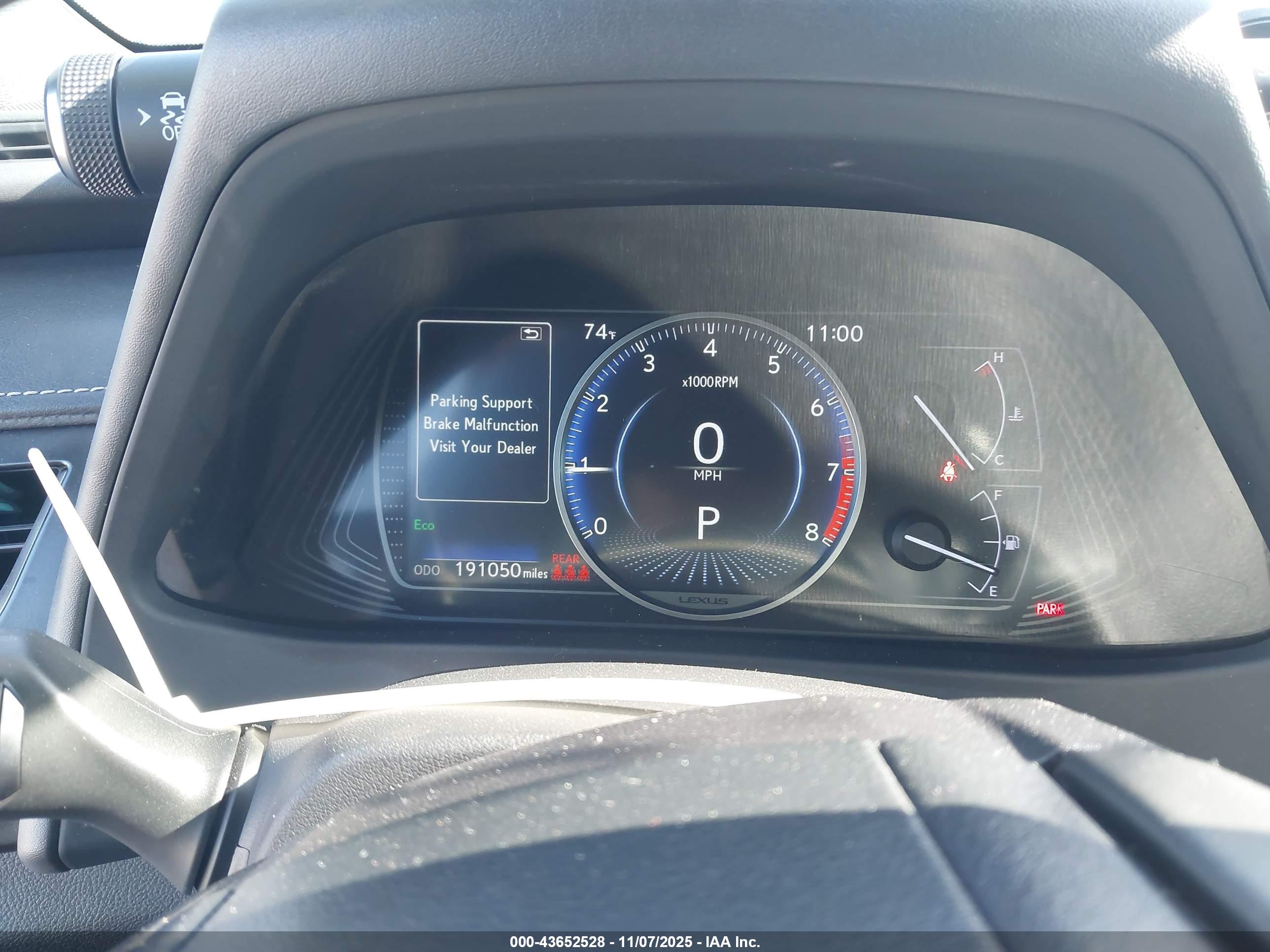 LEXUS UX image 7