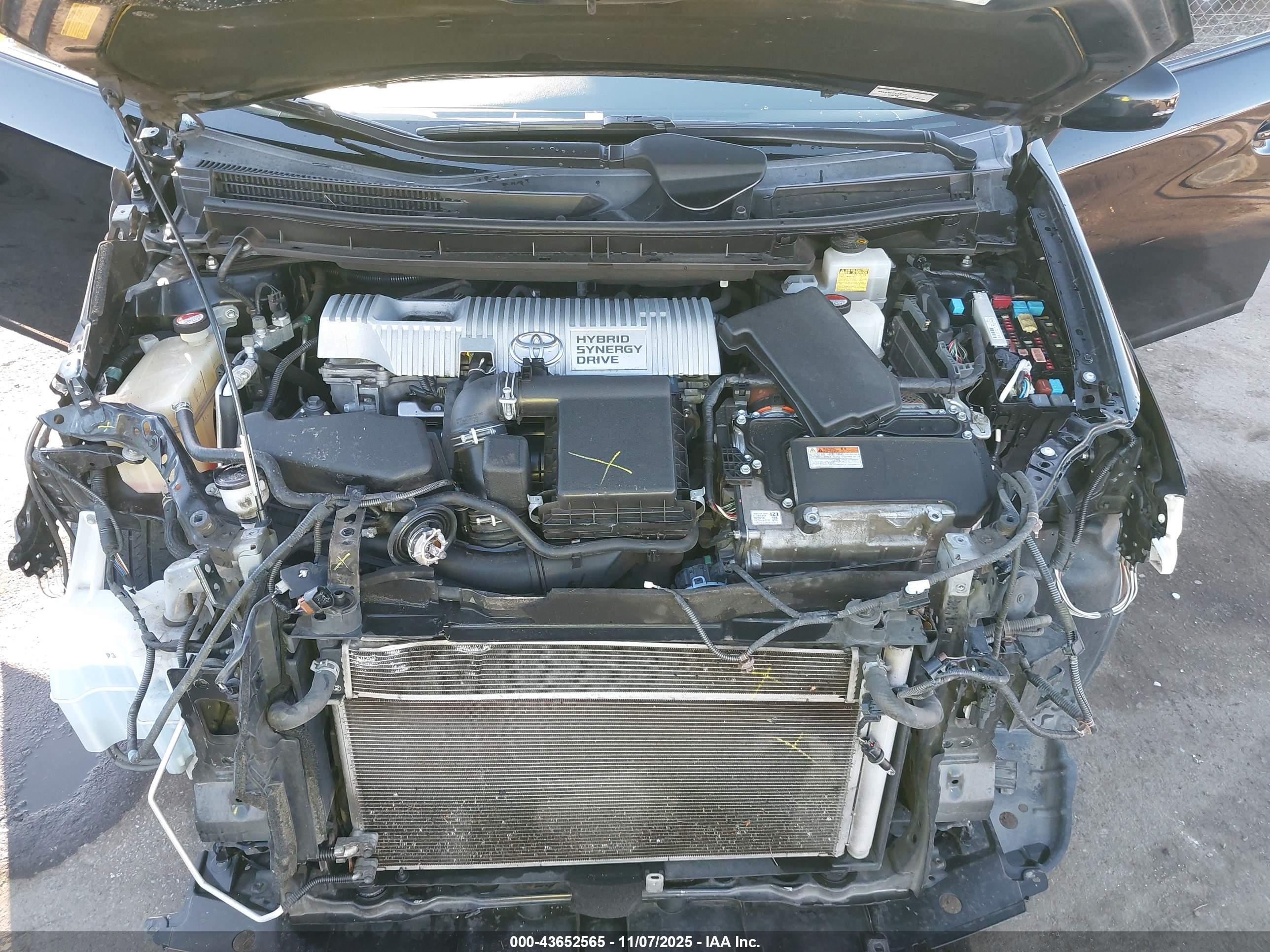 TOYOTA PRIUS image 10