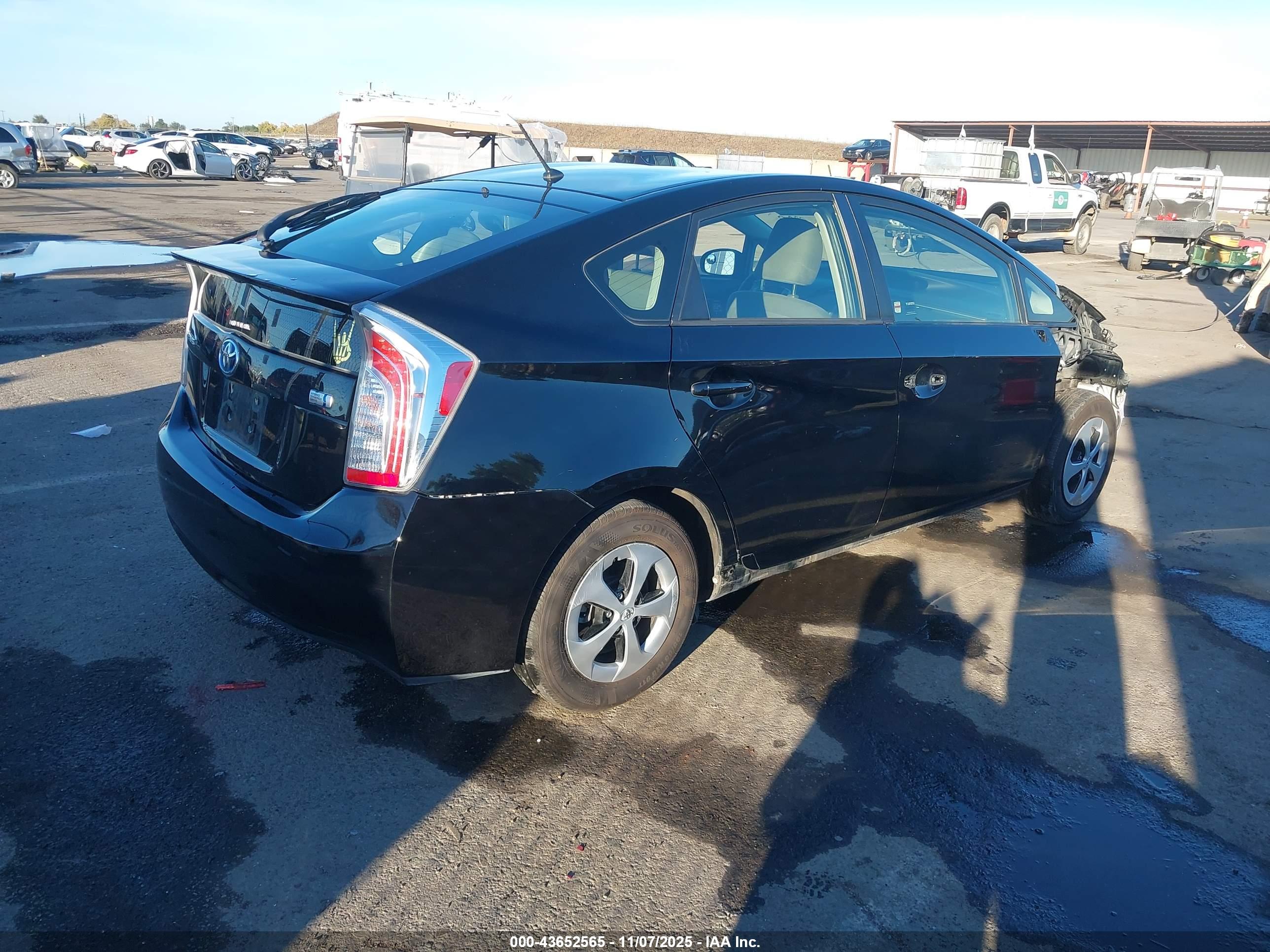 TOYOTA PRIUS image 4
