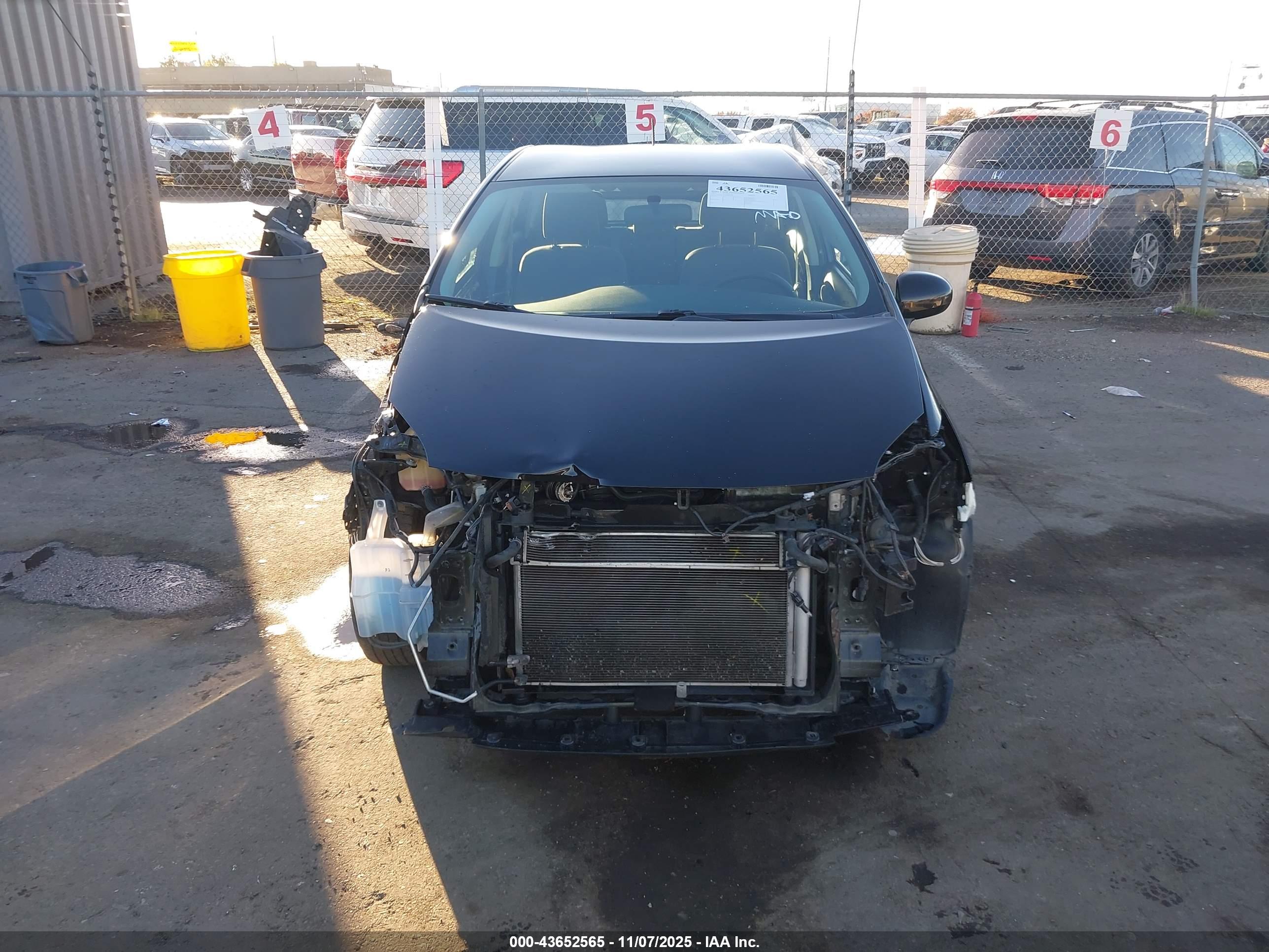 TOYOTA PRIUS image 6