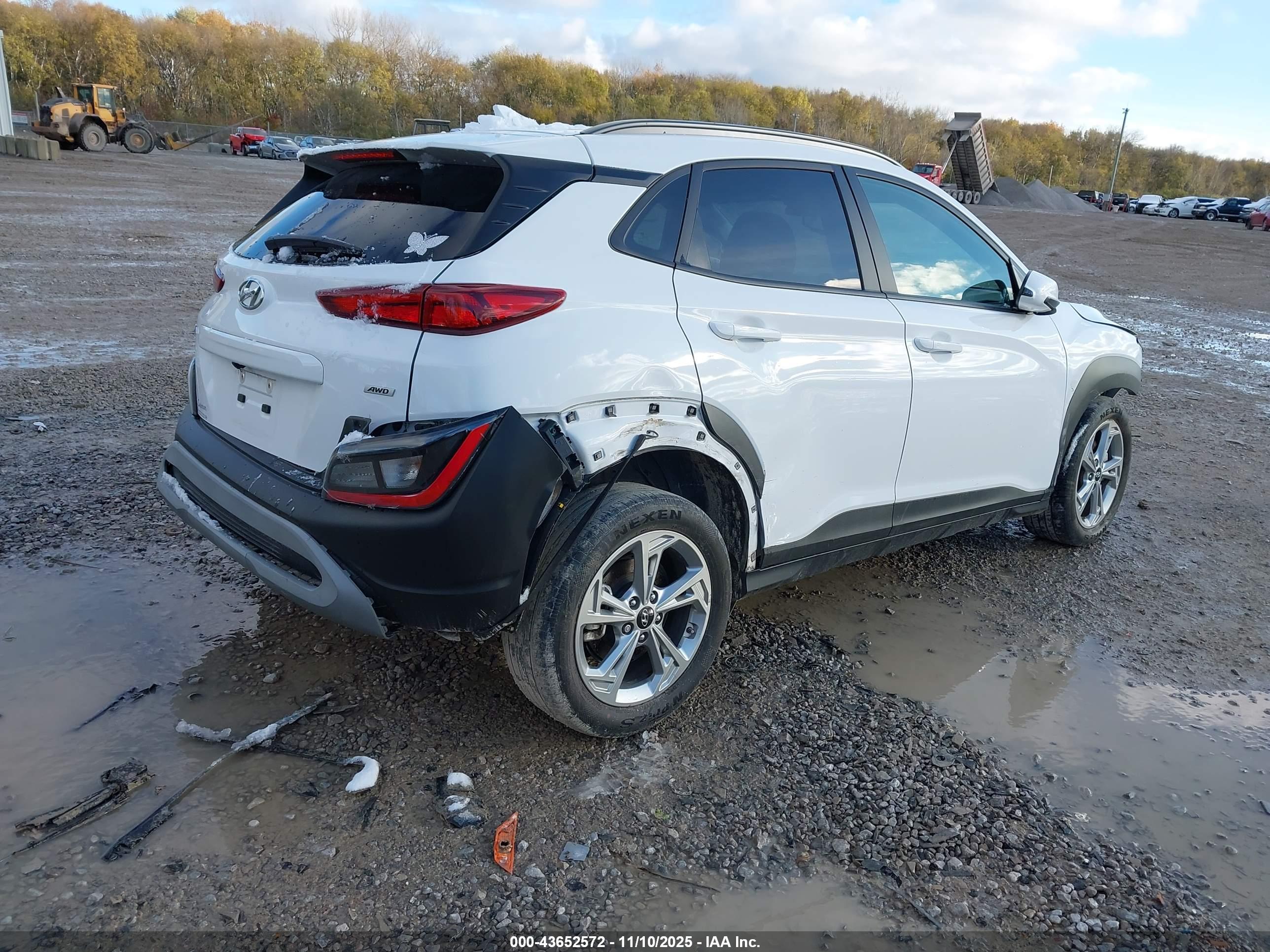 HYUNDAI KONA image 4