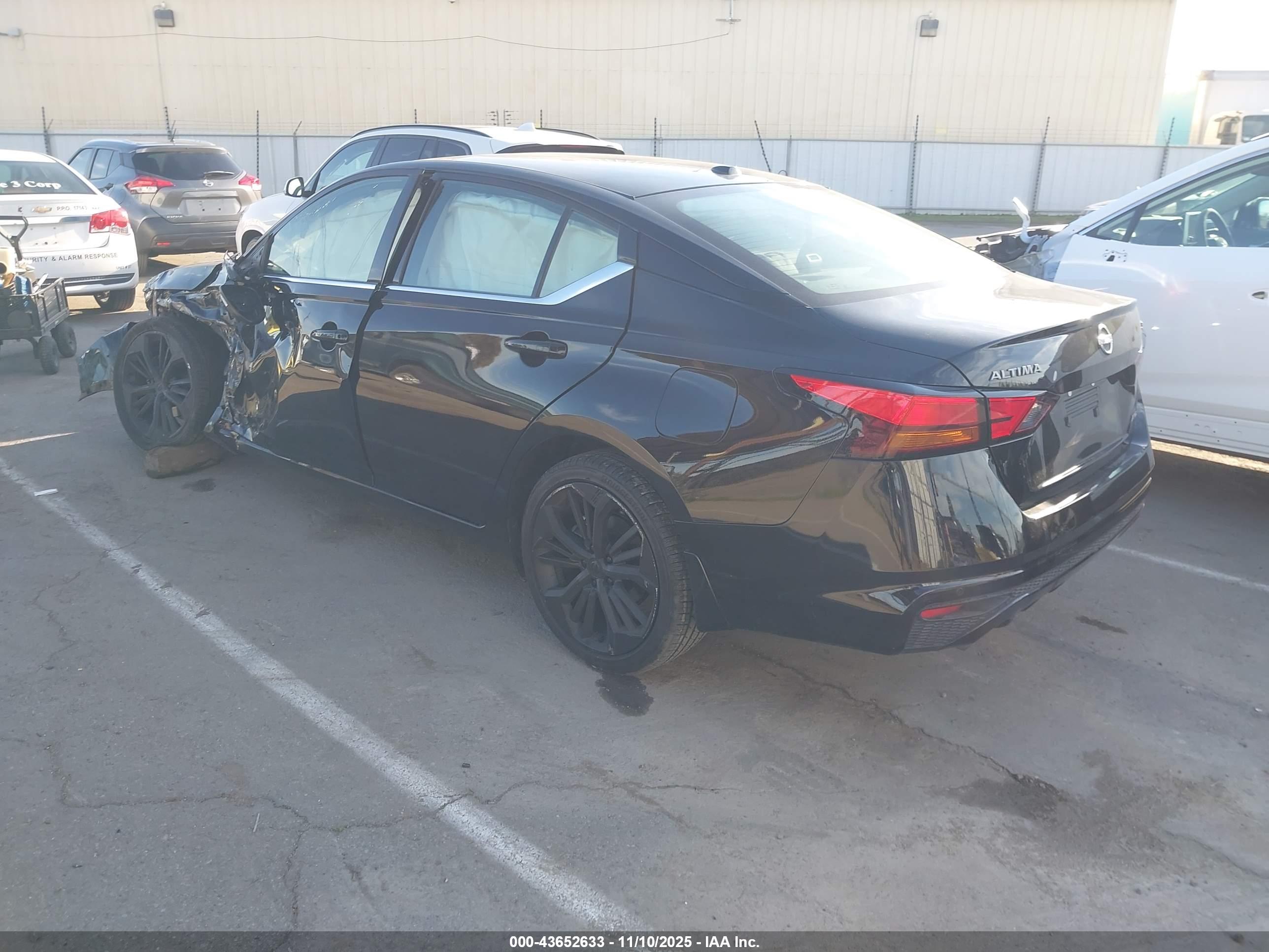 NISSAN ALTIMA image 3