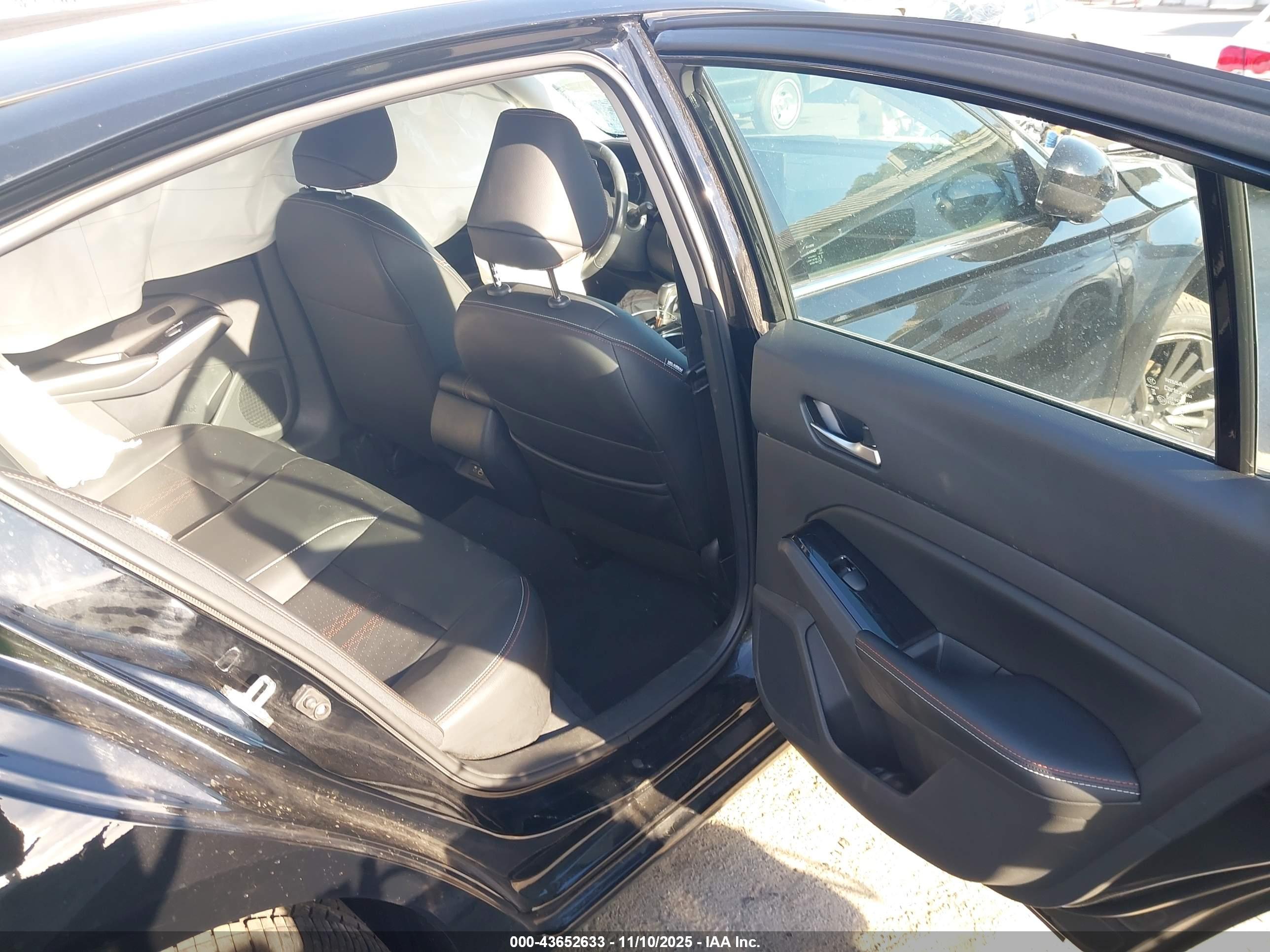 NISSAN ALTIMA image 8