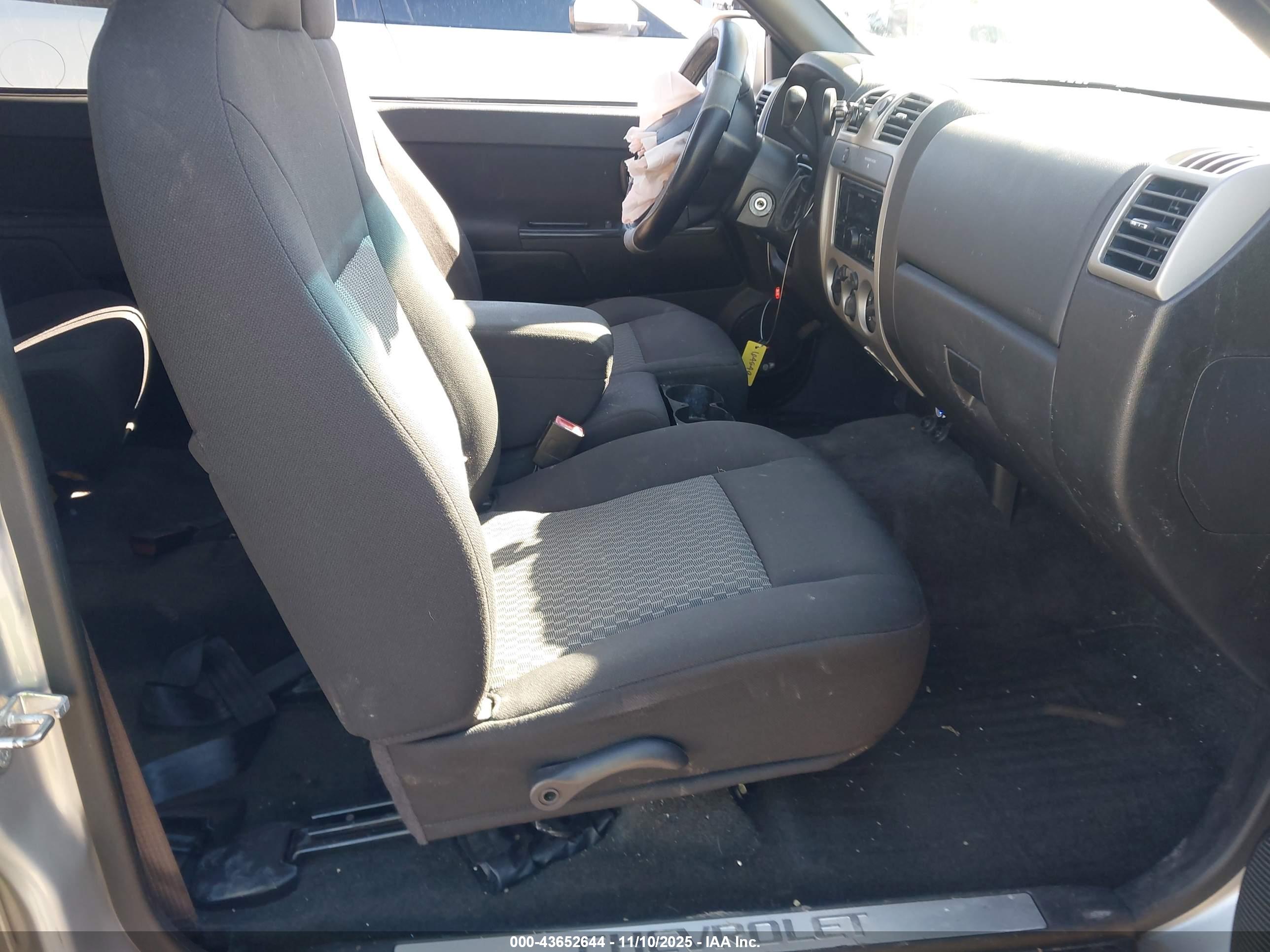 CHEVROLET COLORADO image 5