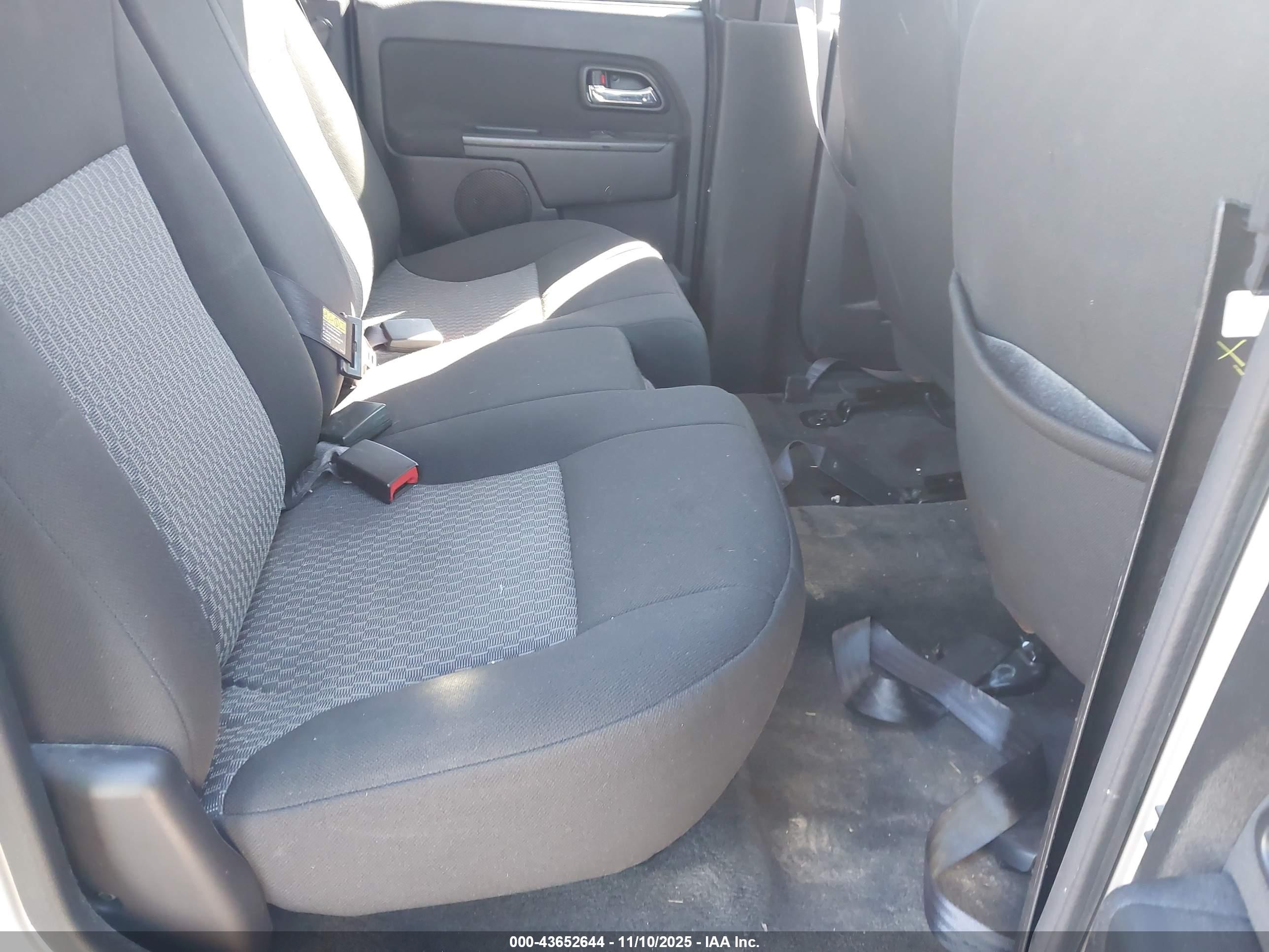 CHEVROLET COLORADO image 8