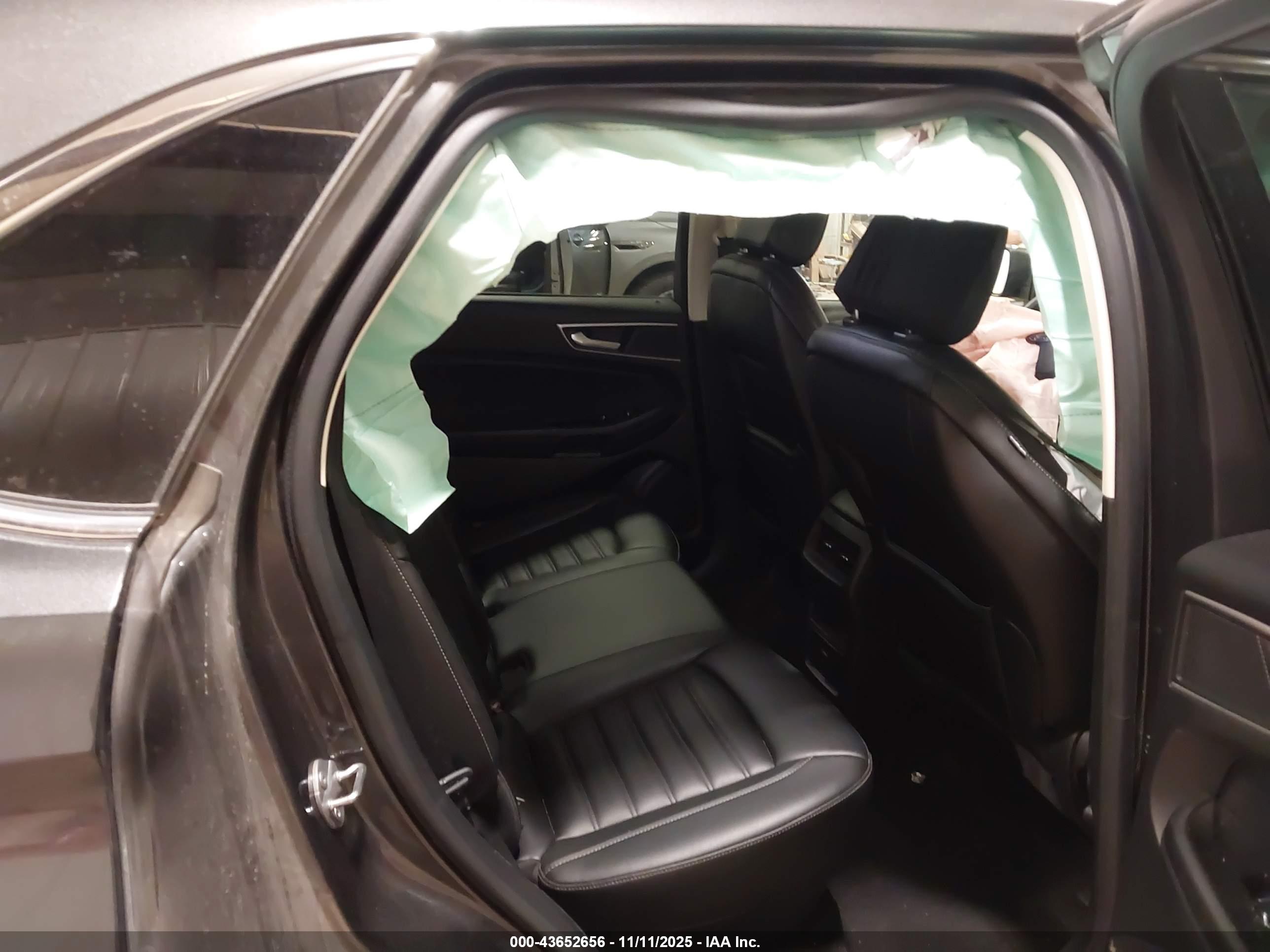 FORD EDGE image 8
