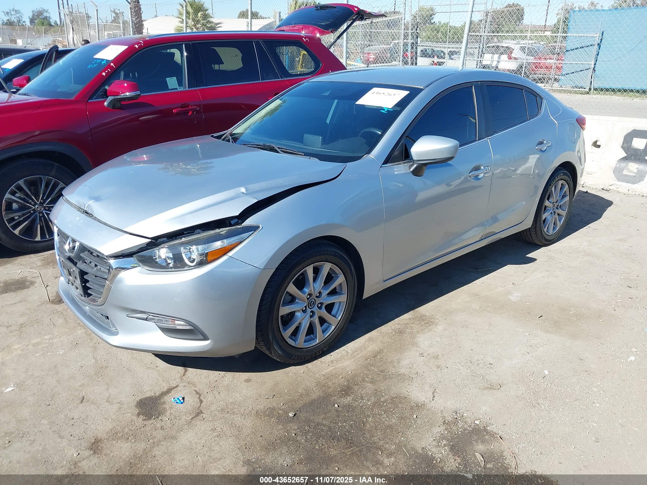MAZDA MAZDA3 image 2