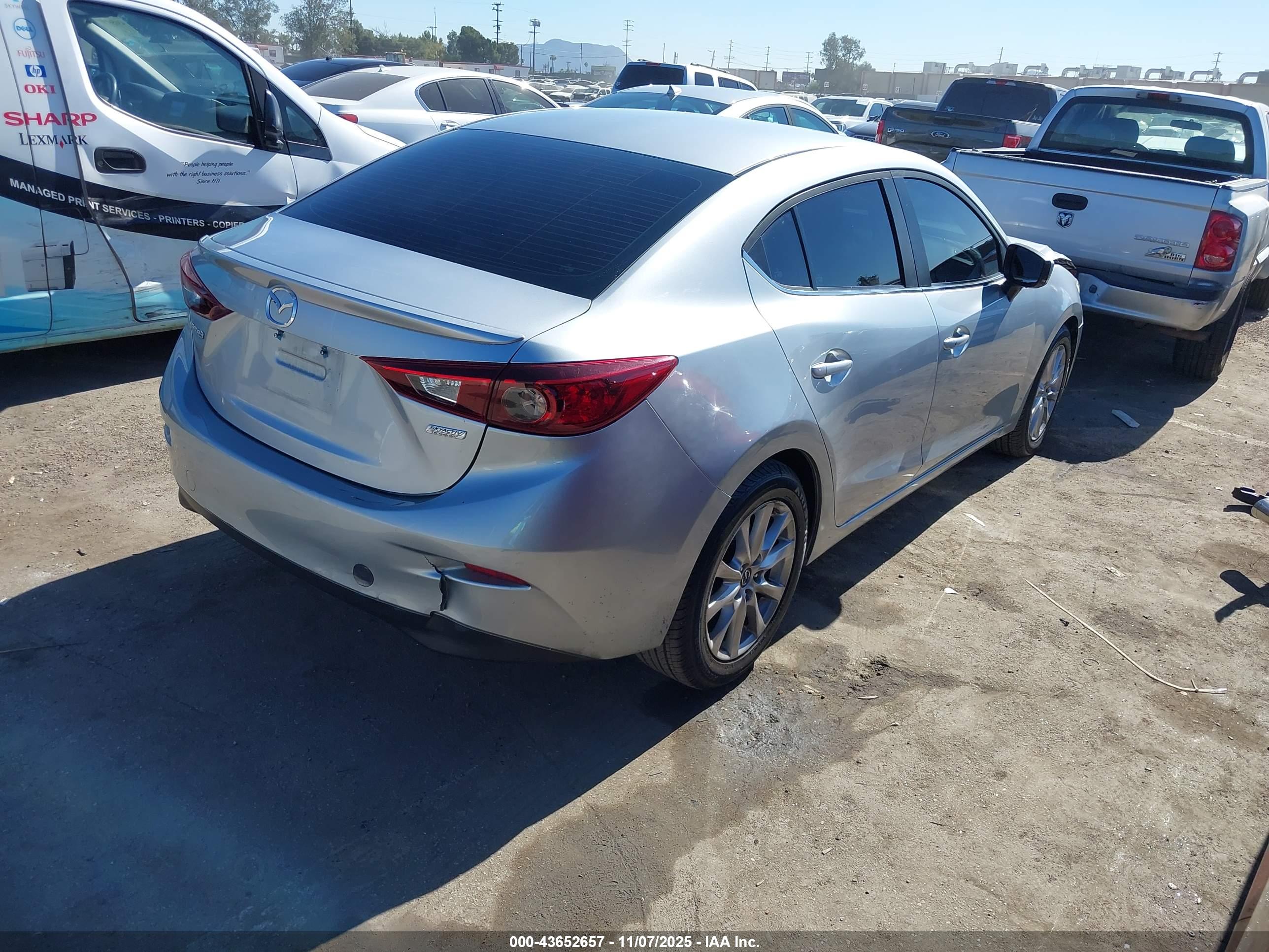 MAZDA MAZDA3 image 4