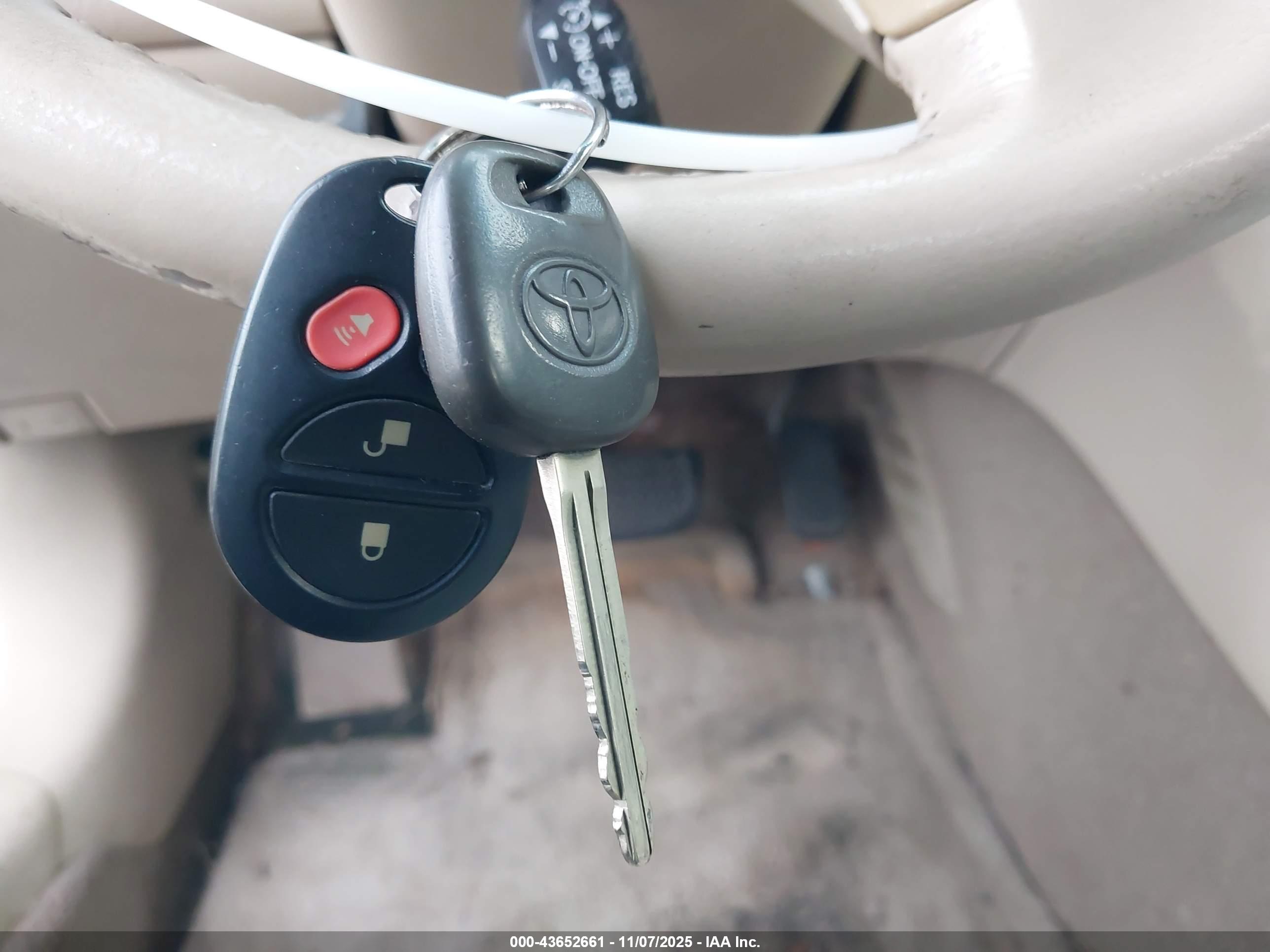 TOYOTA CAMRY image 11