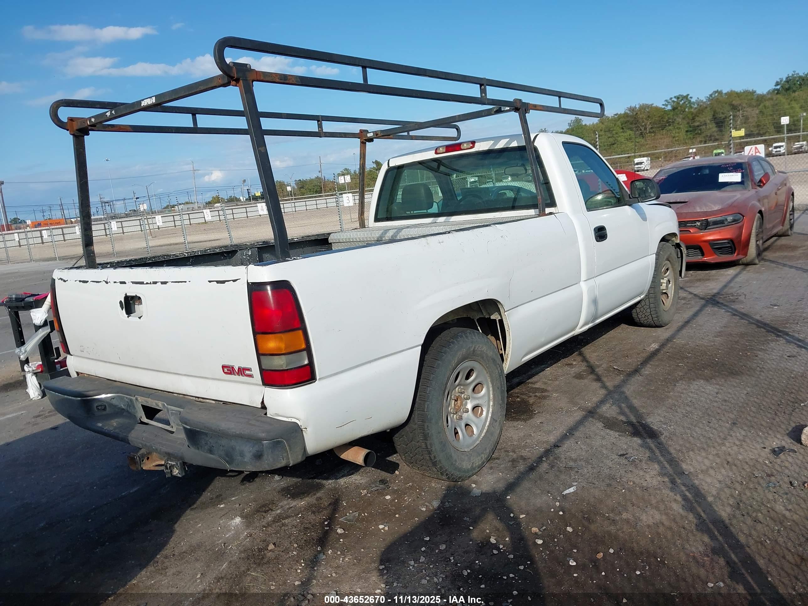 GMC SIERRA image 4