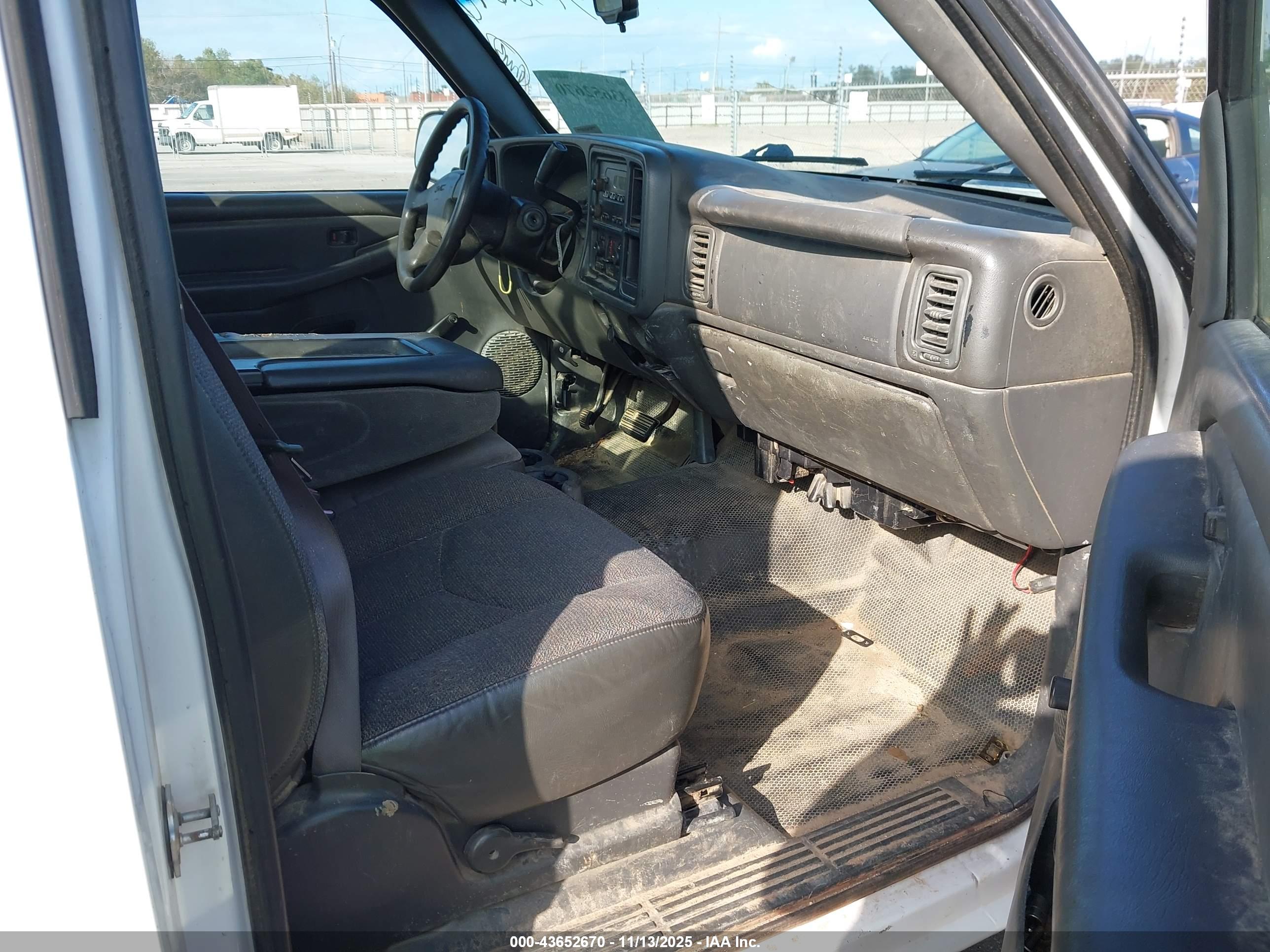 GMC SIERRA image 5