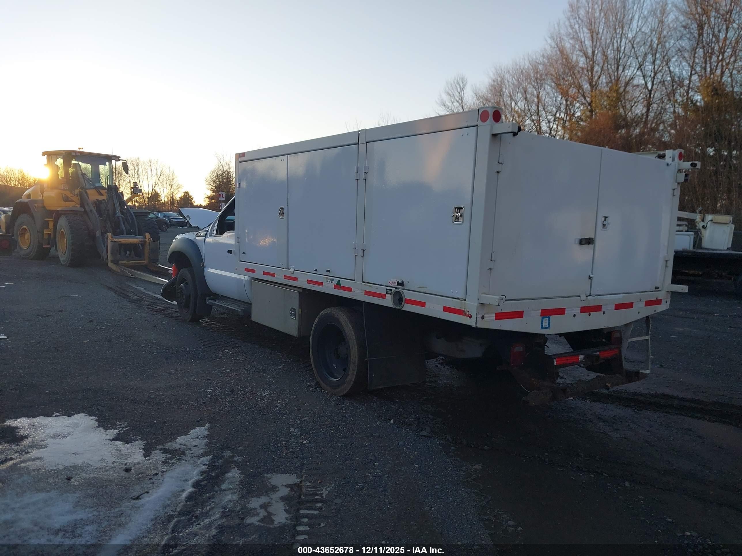 FORD F-450 image 3