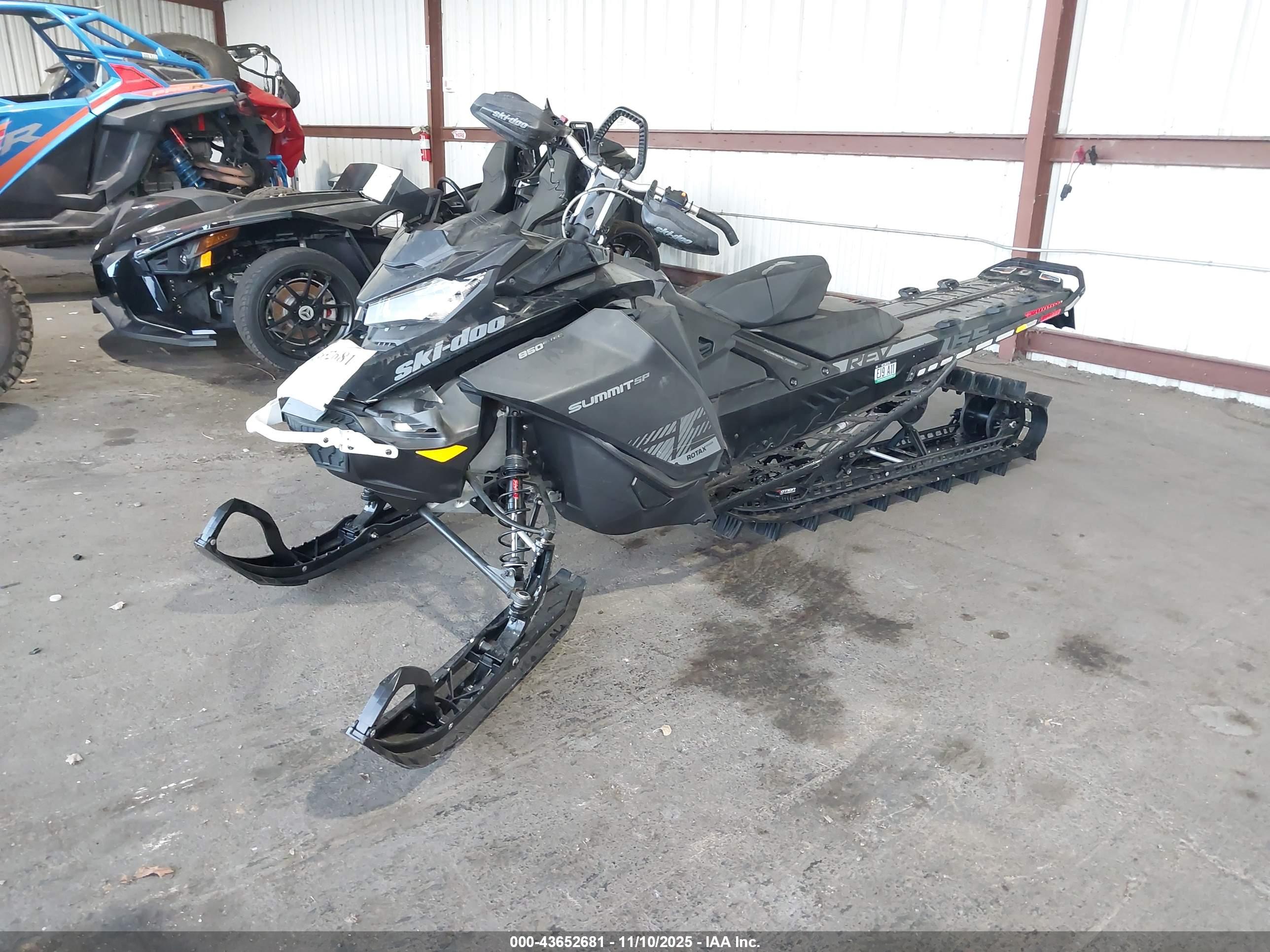 SKIDOO MXZ image 2