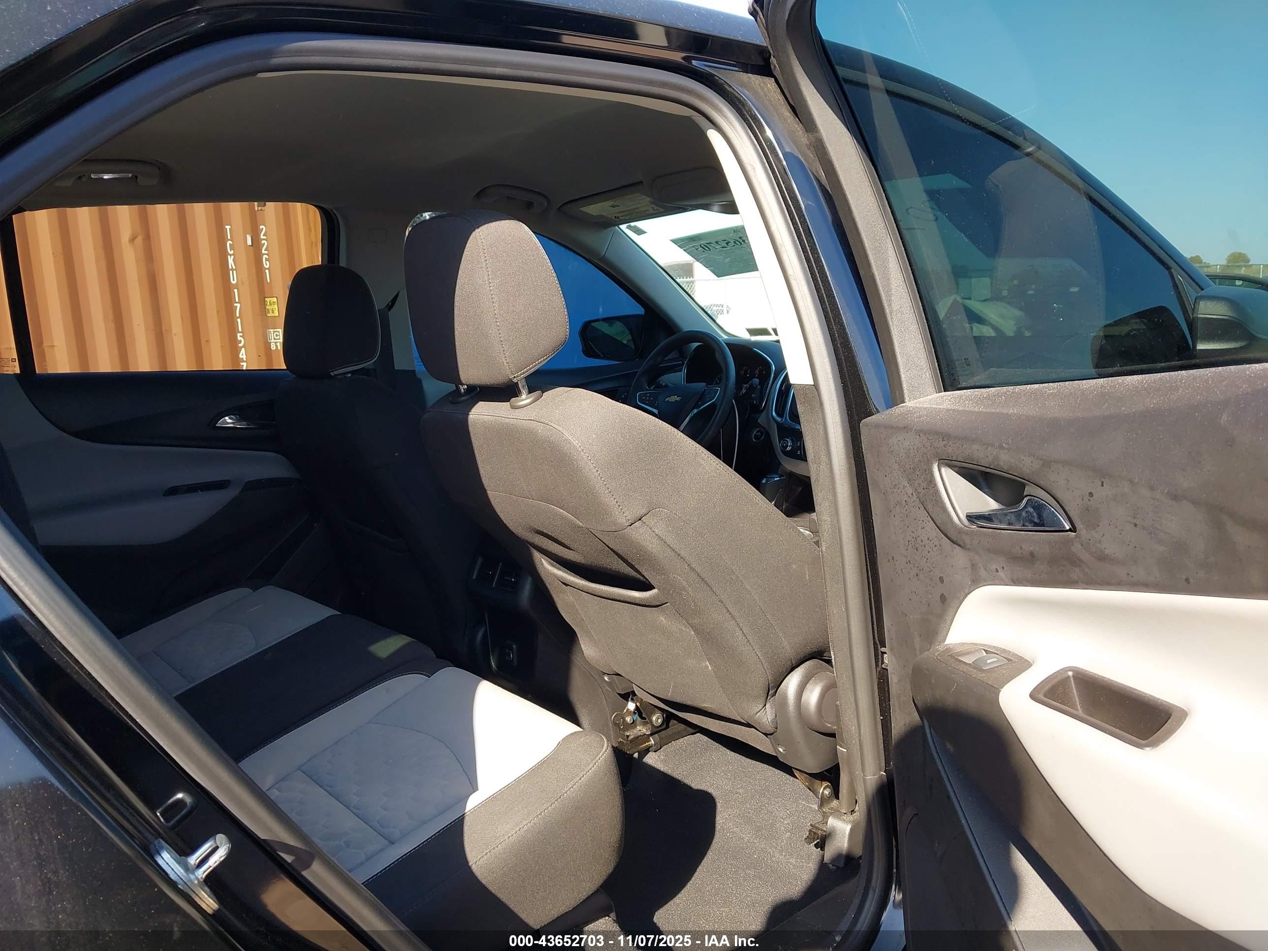 CHEVROLET EQUINOX image 8