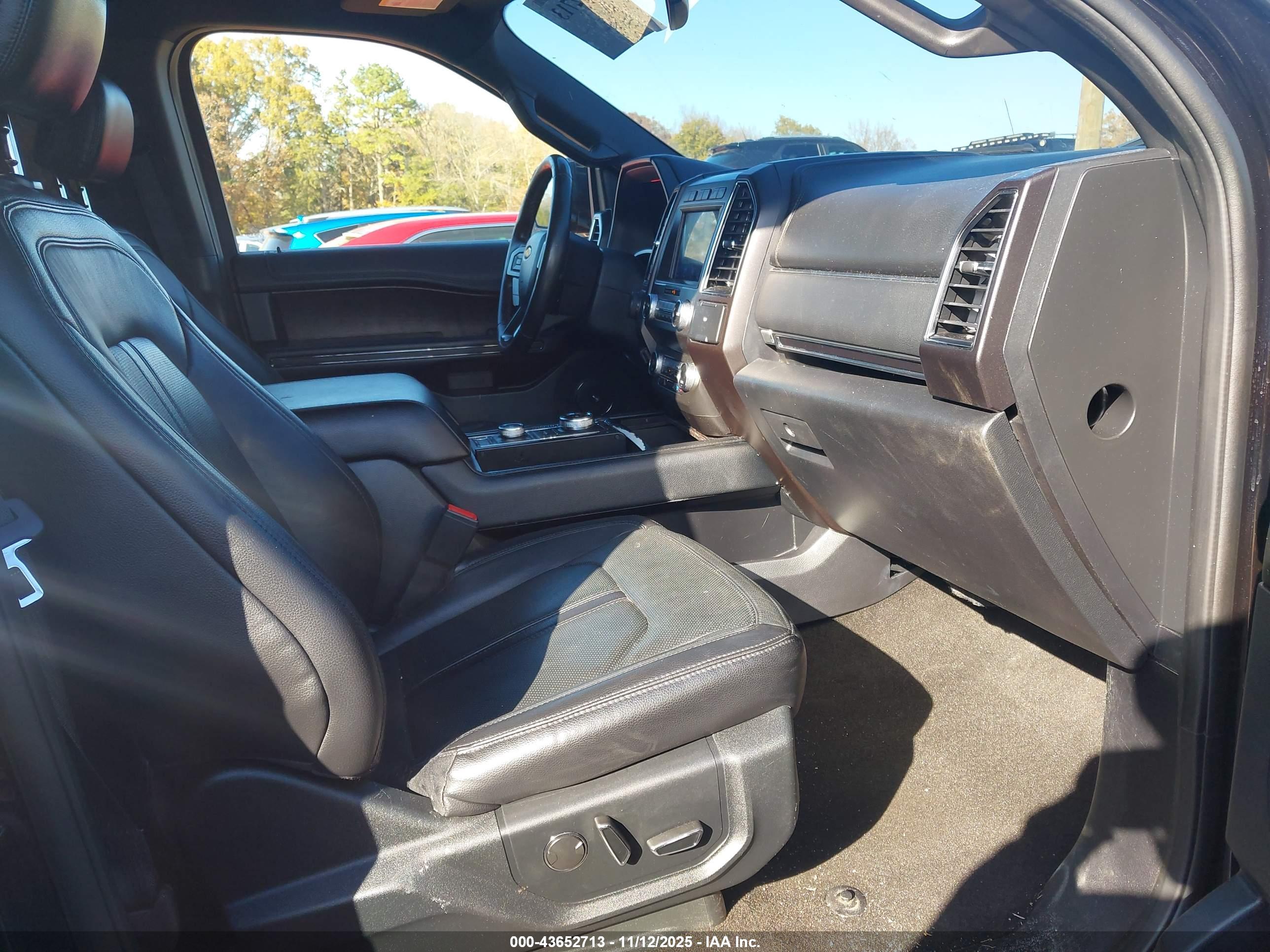 FORD EXPEDITION image 5