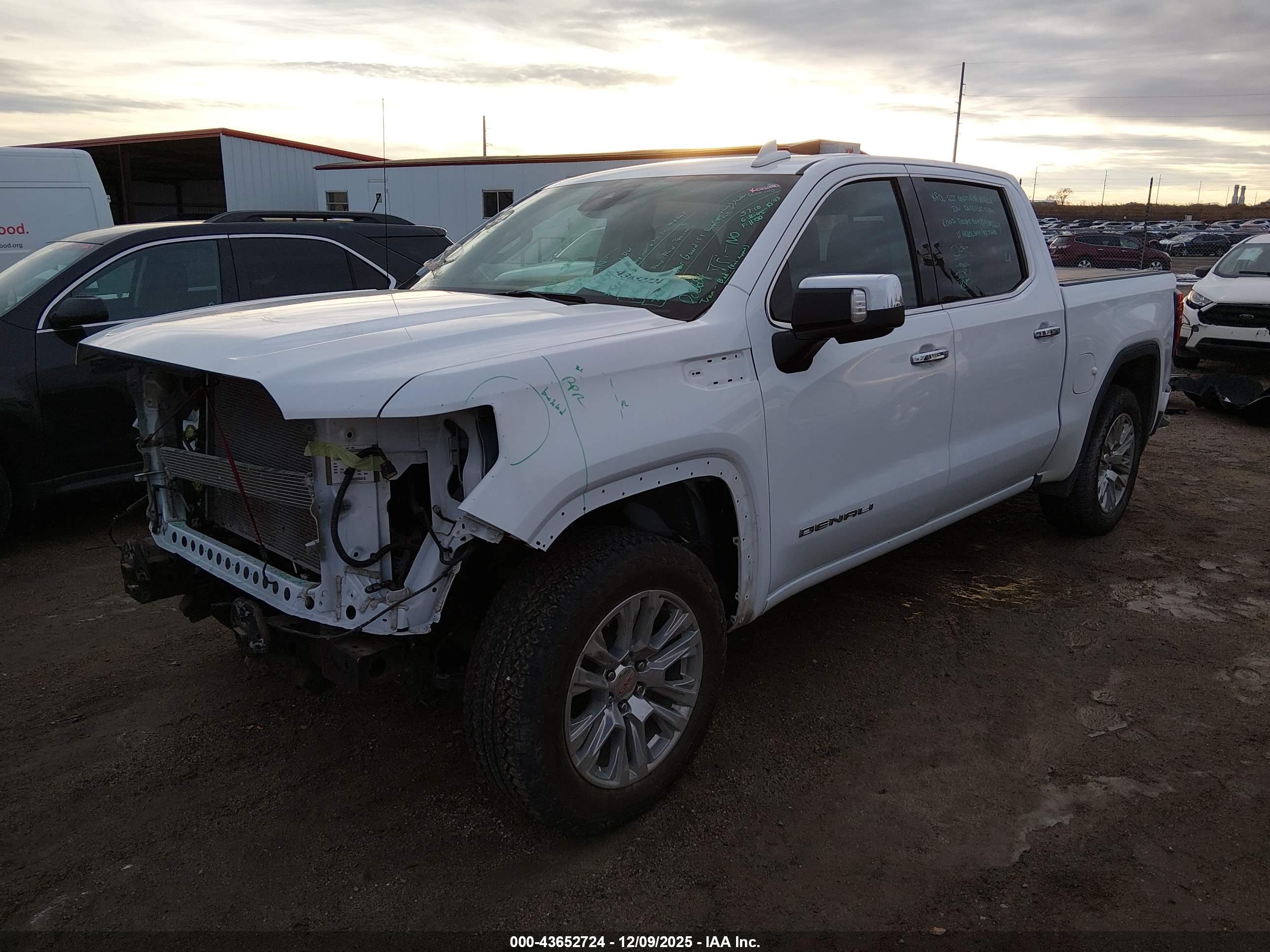 GMC SIERRA image 2