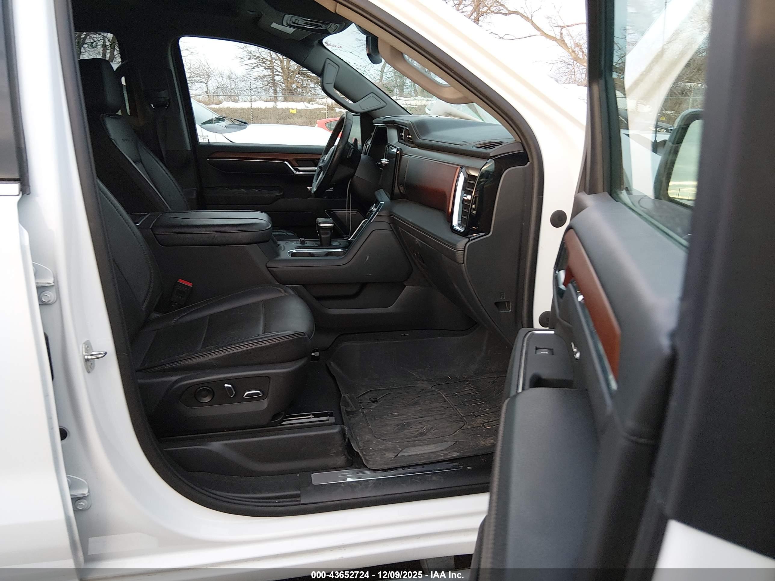 GMC SIERRA image 5
