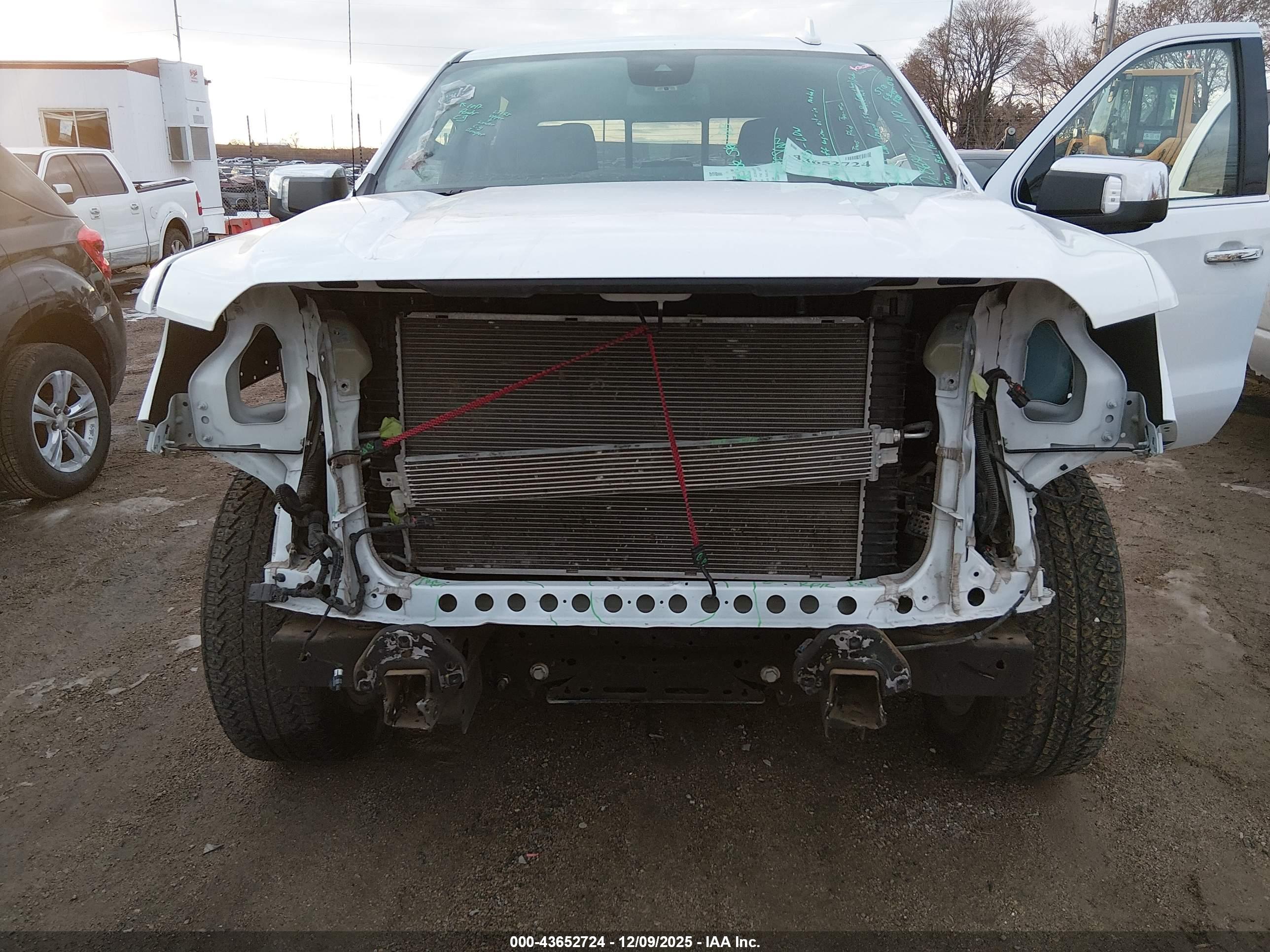 GMC SIERRA image 6