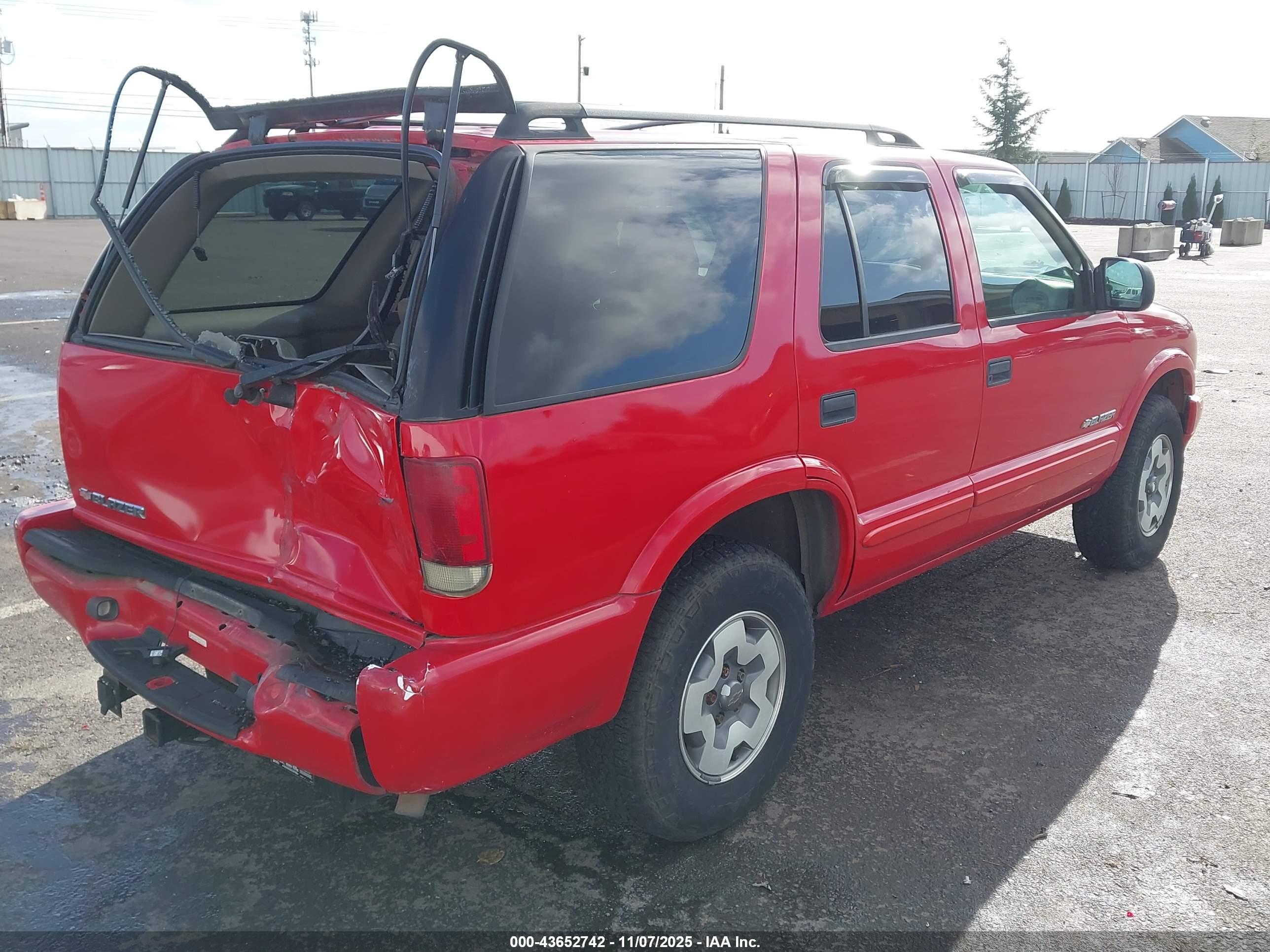 CHEVROLET BLAZER image 4