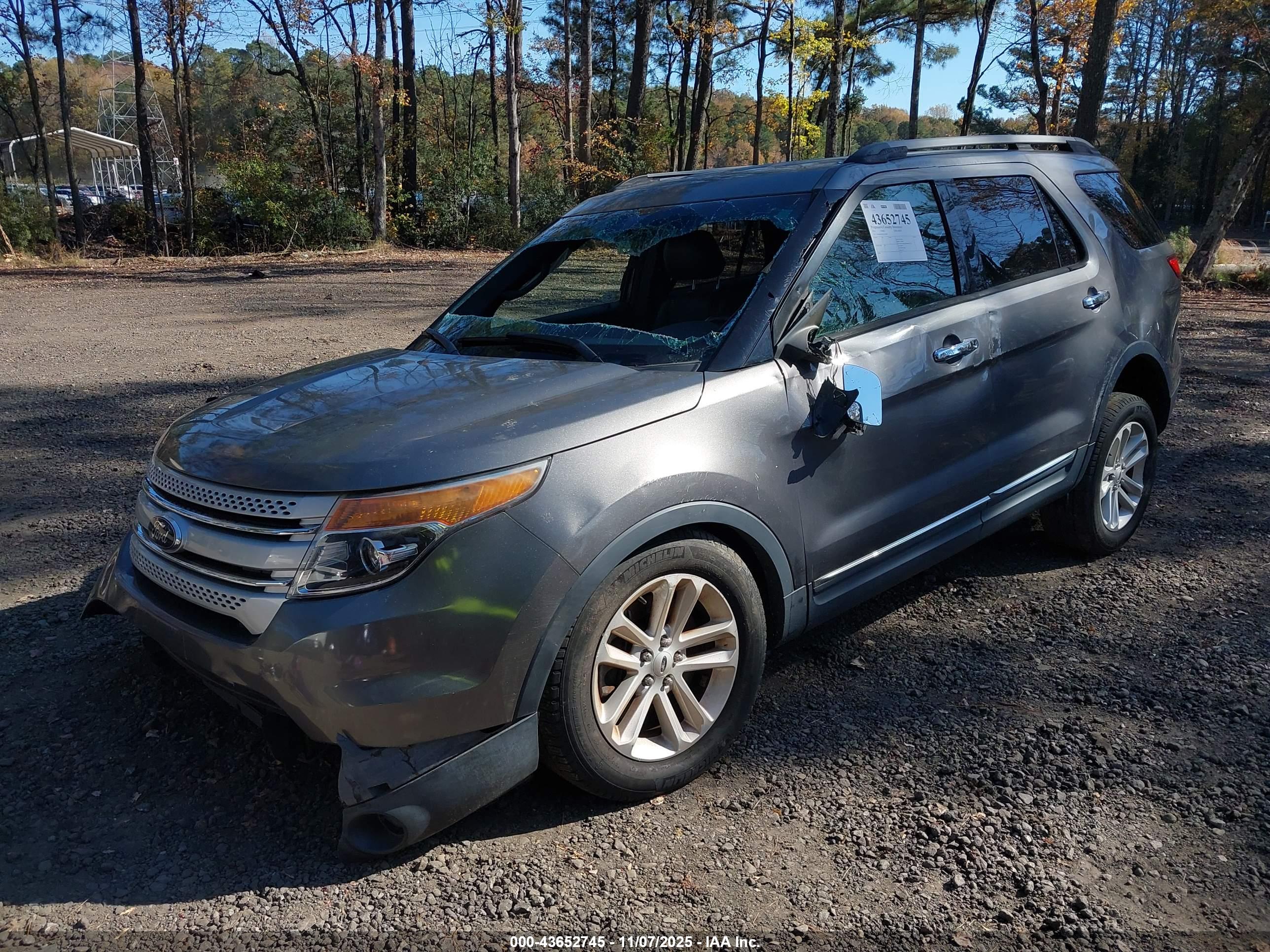 FORD EXPLORER image 2