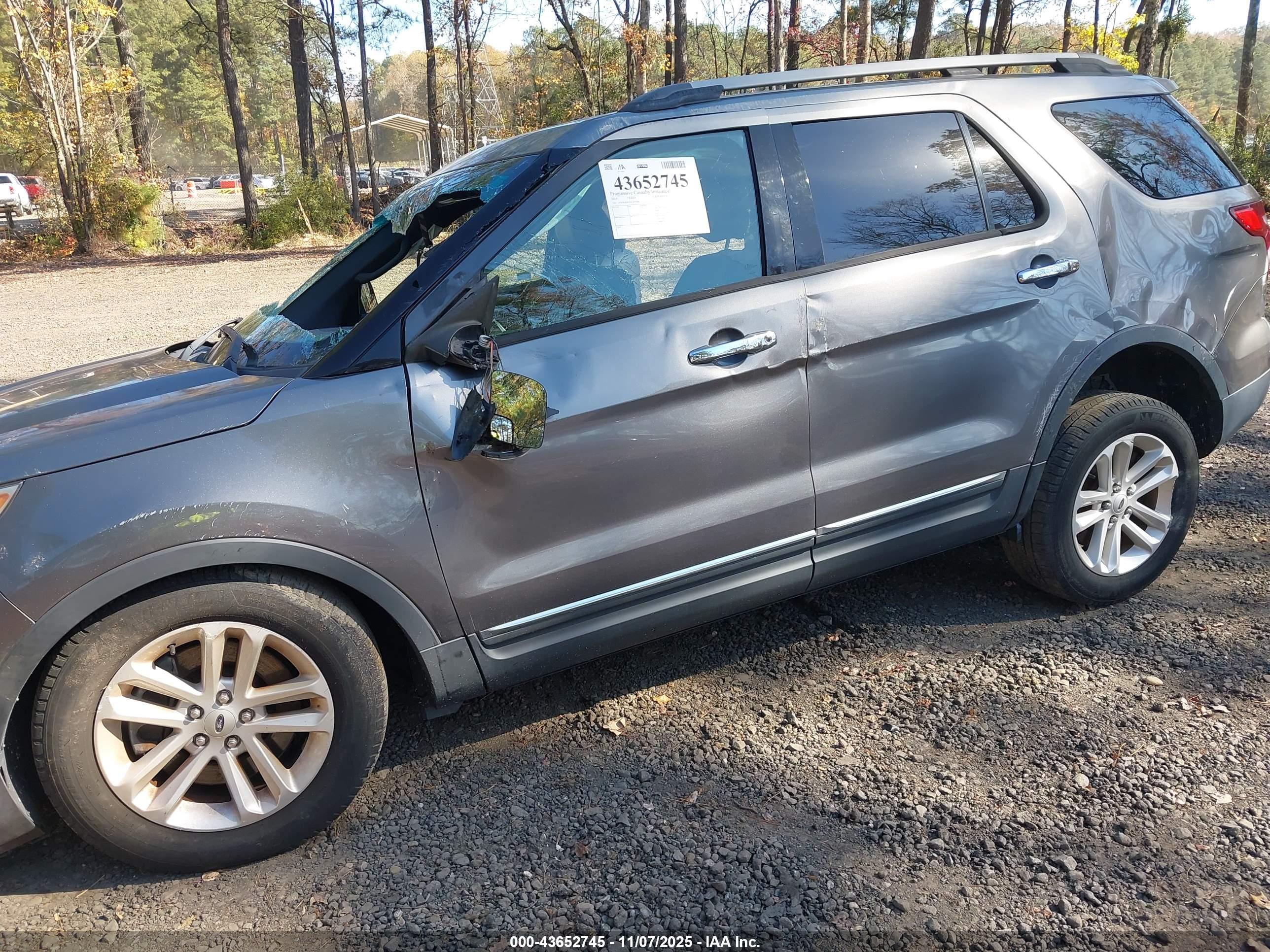 FORD EXPLORER image 6