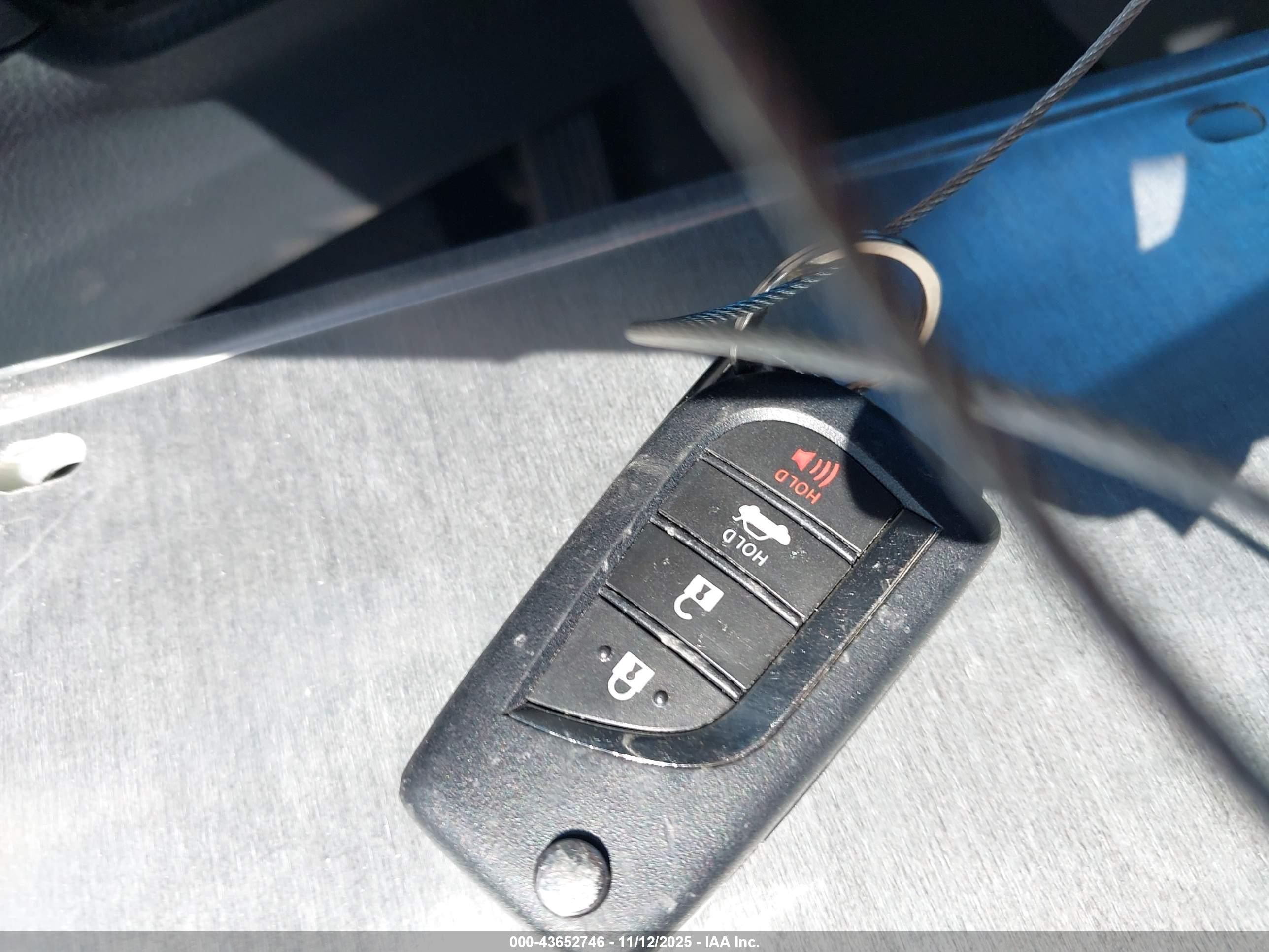 TOYOTA CAMRY image 11