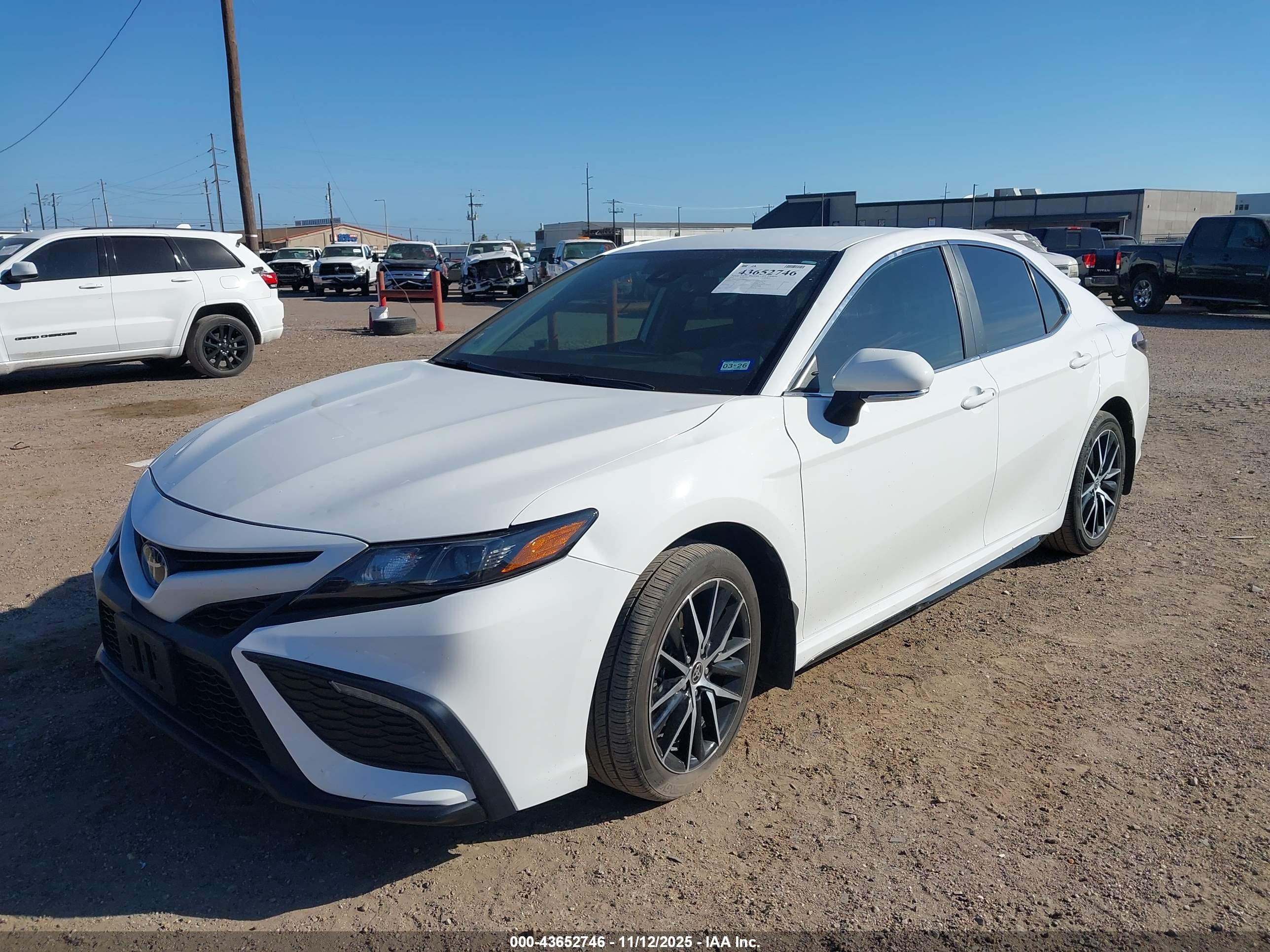 TOYOTA CAMRY image 2