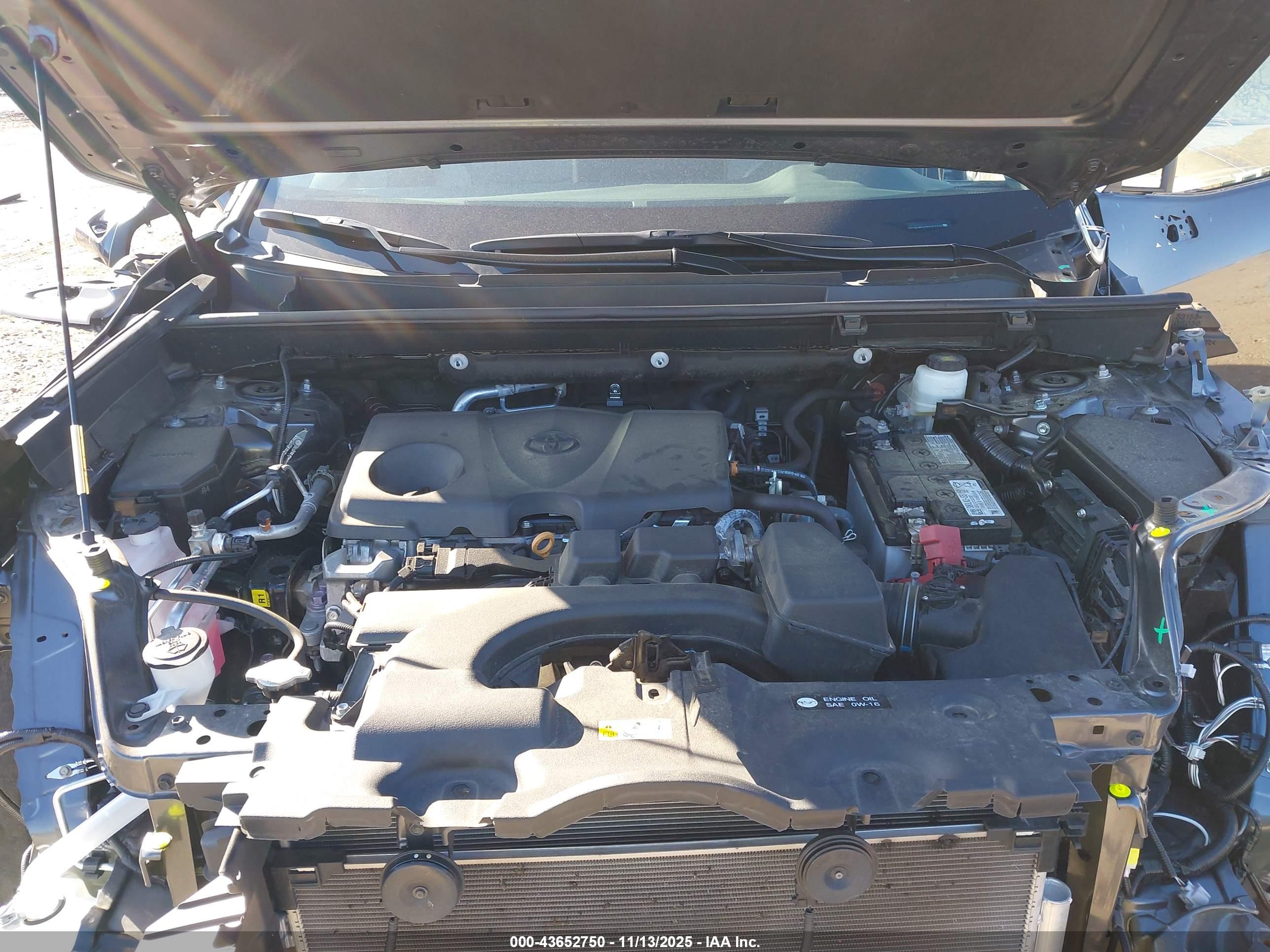 TOYOTA RAV4 image 10